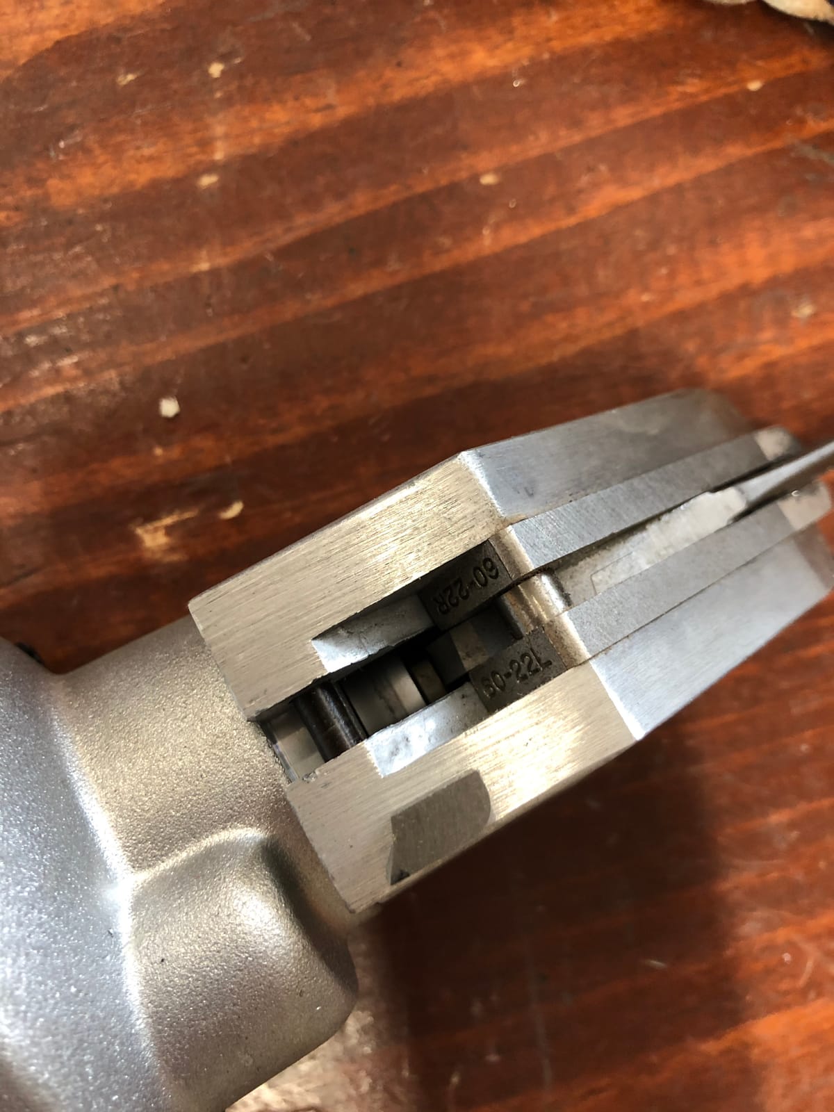DEWALT Metal Shear, Swivel Head, 18GA (DW890), Yellow customer photo 1