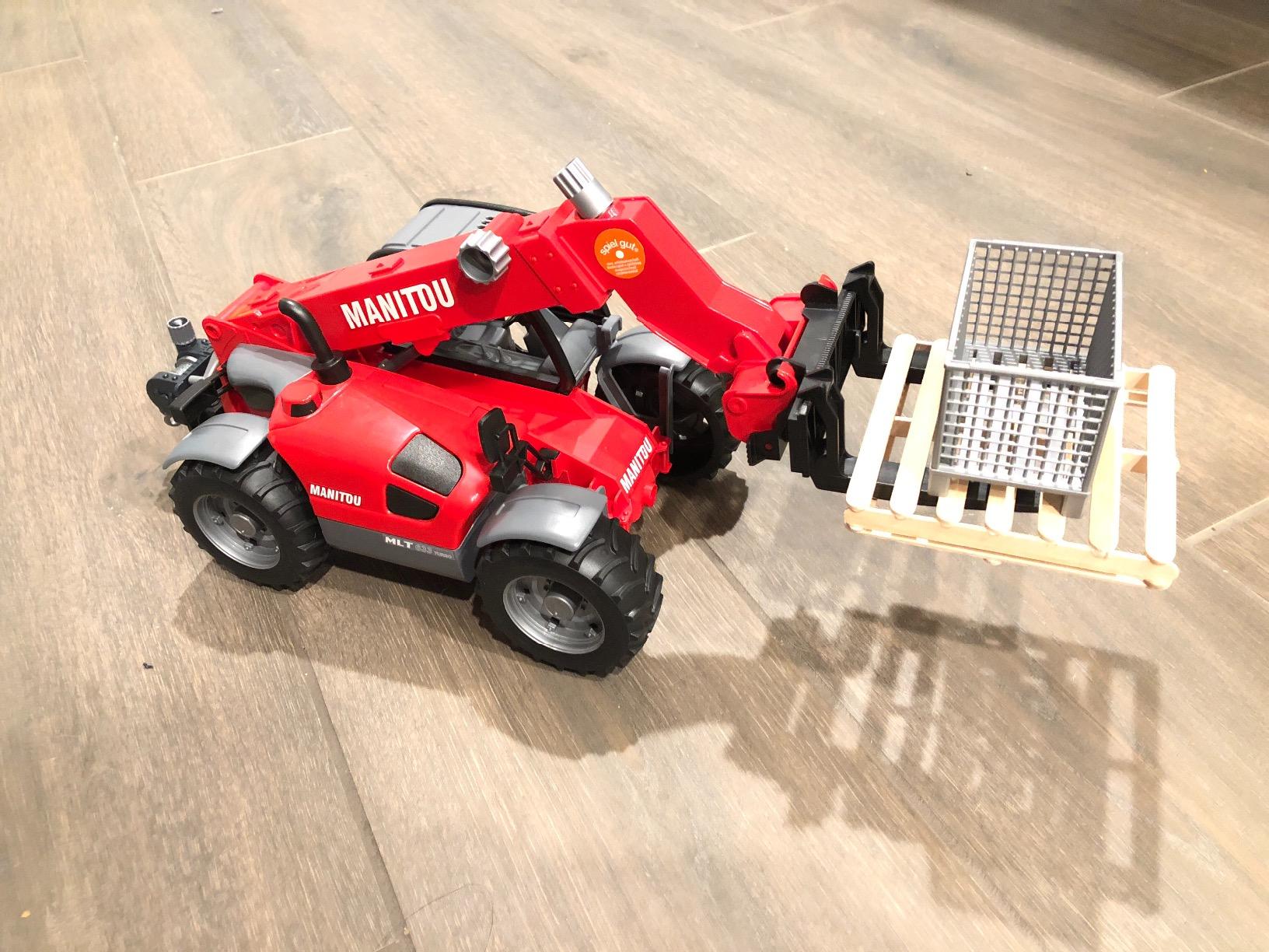 Bruder 02125 Manitou Telescopic Loader MLT 633 Turbo customer photo 2