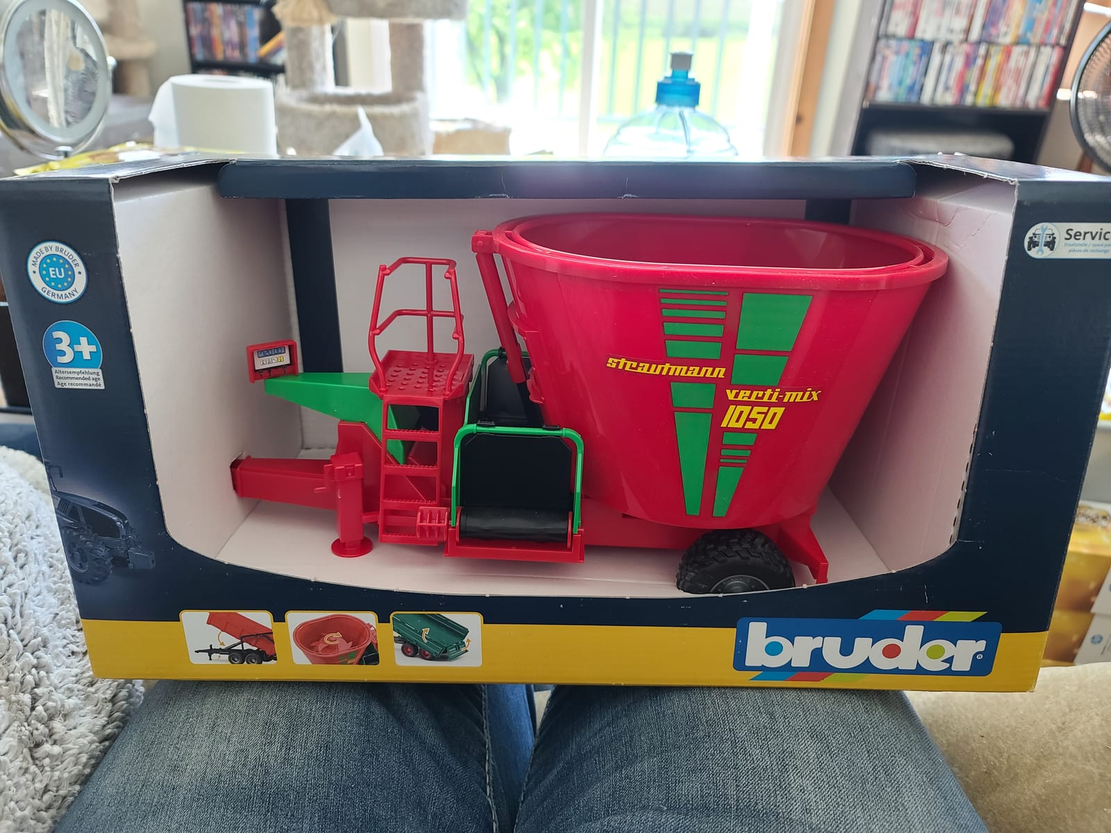 Bruder 02127 Fodder Mixer Strautmann Verti-Mix 1050 Farm Tractor Accessory customer photo 1