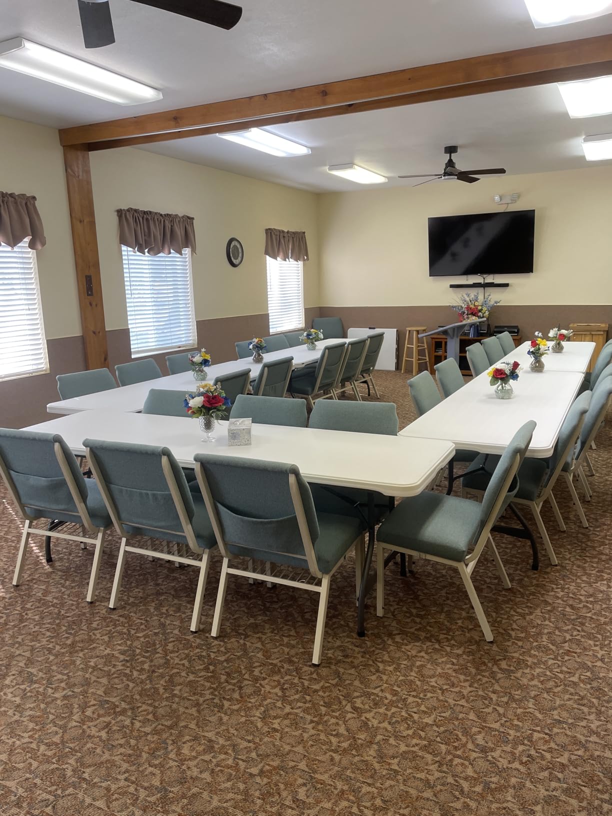 Lifetime 22980 8-Foot Commercial Folding Table, White Granite HDPE Top, Steel Frame customer photo 2