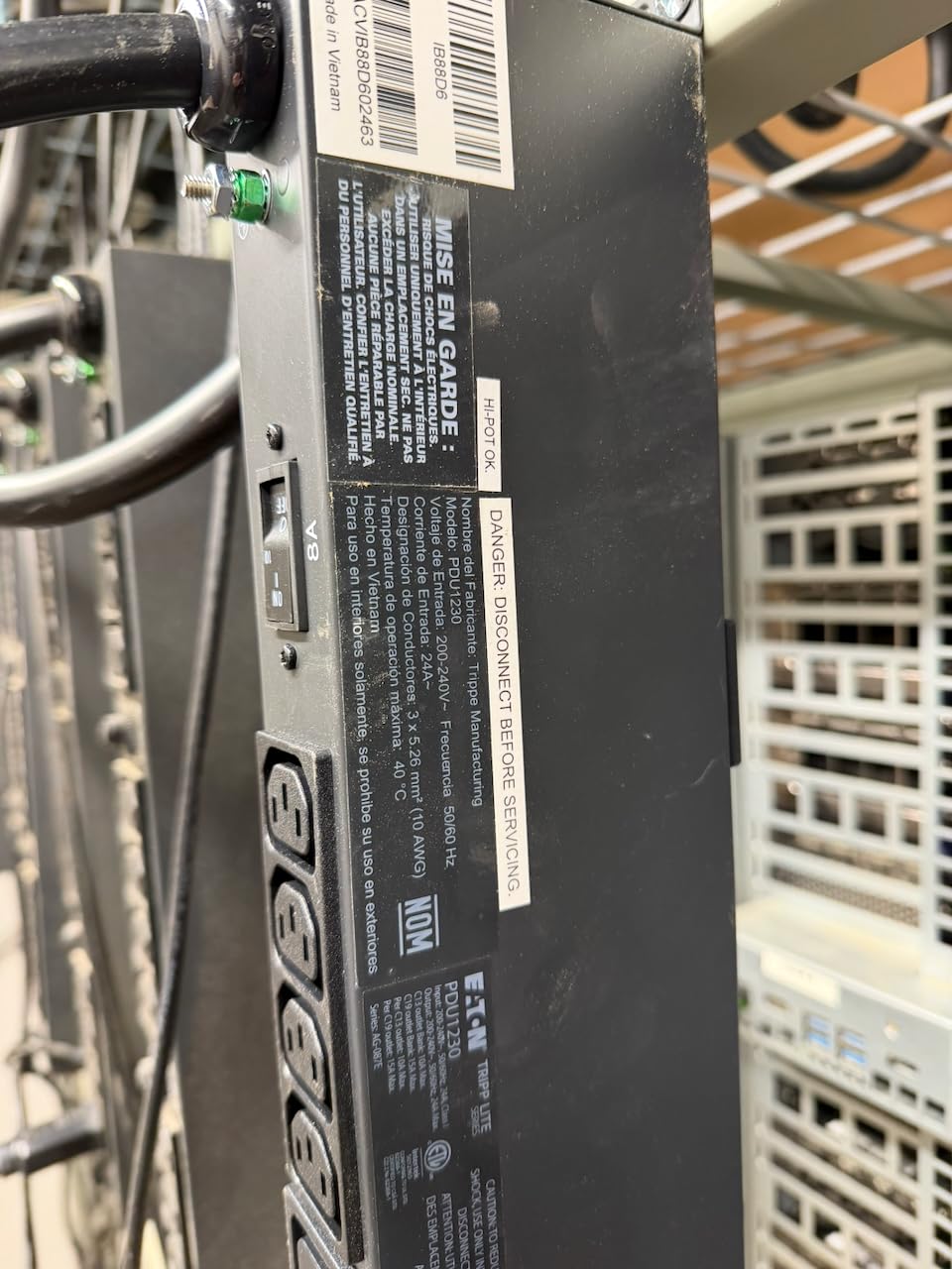 Tripp Lite Basic PDU, 30A, 20 Outlets (16 C13 & 4 C19), 200/208/240V, L6-30P Input, 15' Cord, 1U Rack-Mount Power, 5 Year Warranty (PDU1230) customer photo 2