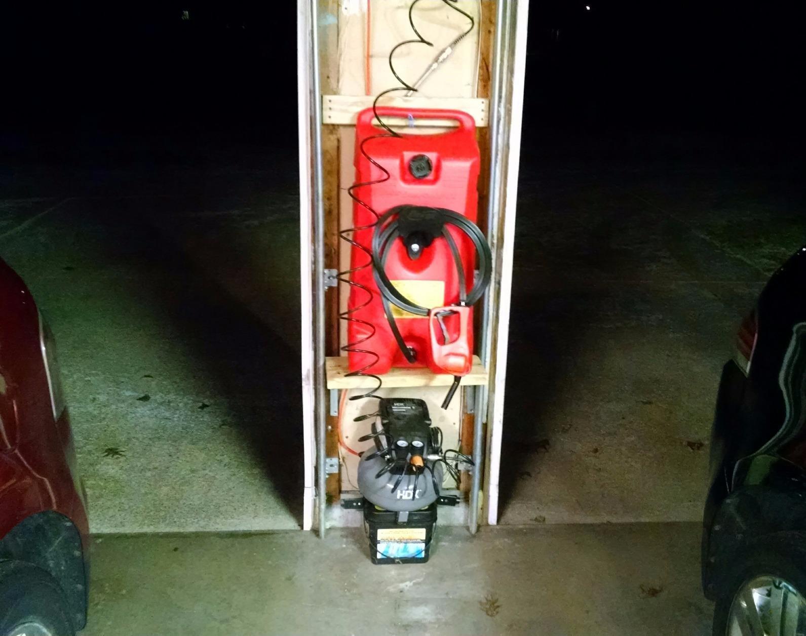 Scepter Duramax Flo ’N Go 14 Gallon Gas Caddy, 53 Liter Fuel Tank, Red customer photo 1