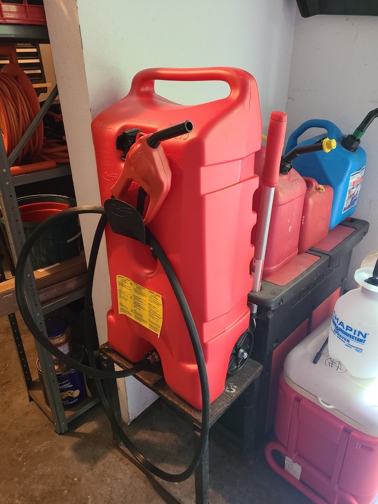 Scepter Duramax Flo ’N Go 14 Gallon Gas Caddy, 53 Liter Fuel Tank, Red customer photo 2