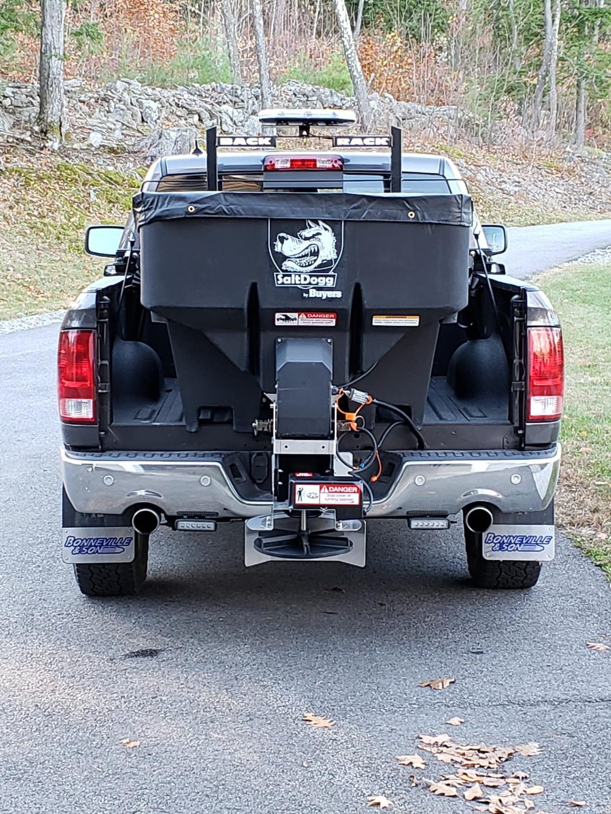 Buyers Products SaltDogg SHPE1500 Commercial Salt & Sand Spreader w/ Electrive Drive Hopper, Made In The USA, 1.5 Cu. Yds. Capacity, Stainless Steel Auger, Medium/Heavy Duty Commercial Salt Spreader customer photo 2