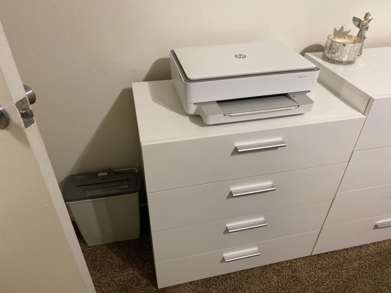 Aurora AS810SD 8-Sheet Strip-Cut Paper, CD and Credit Card Shredder Basket customer photo 1
