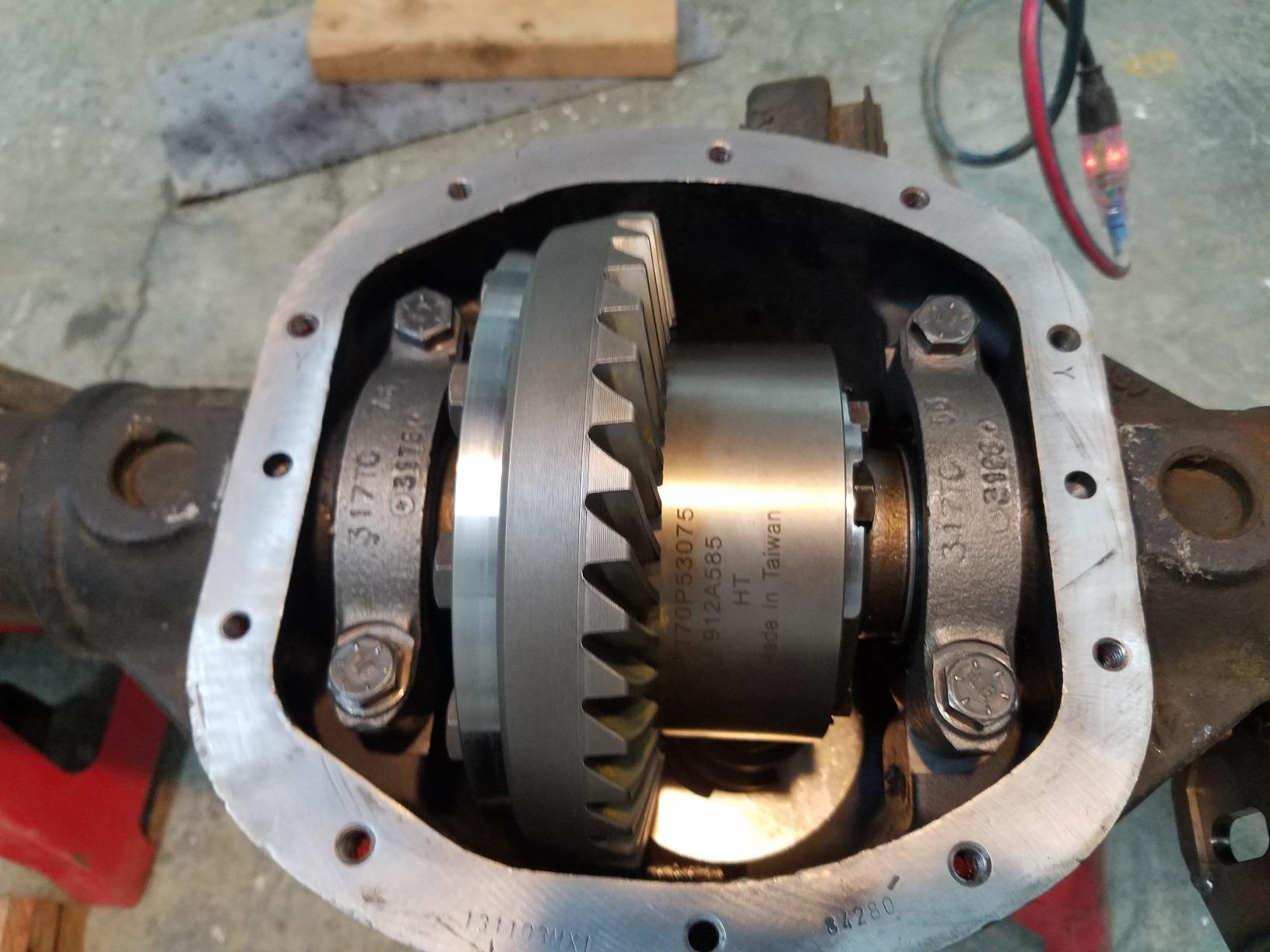 Eaton 912A585 Detroit Truetrac 27 Spline Differential for Dana 30 customer photo 1