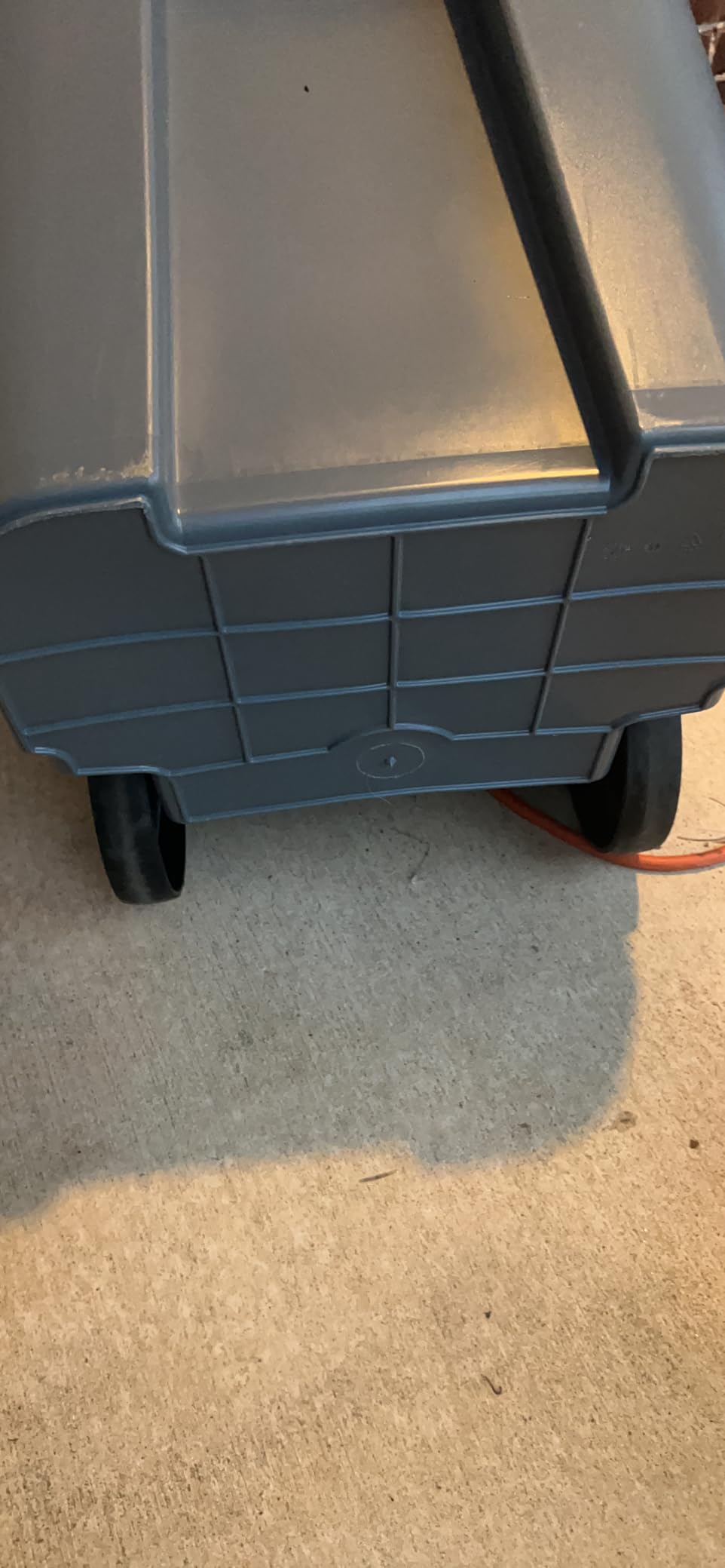 Rubbermaid Commercial Products BRUTE Rollout Trash/Garbage Can/Bin with Wheels, 95 Gal, Gray, for Restaurants/Hospitals/Offices/Back of House/Warehouses/Home customer photo 2