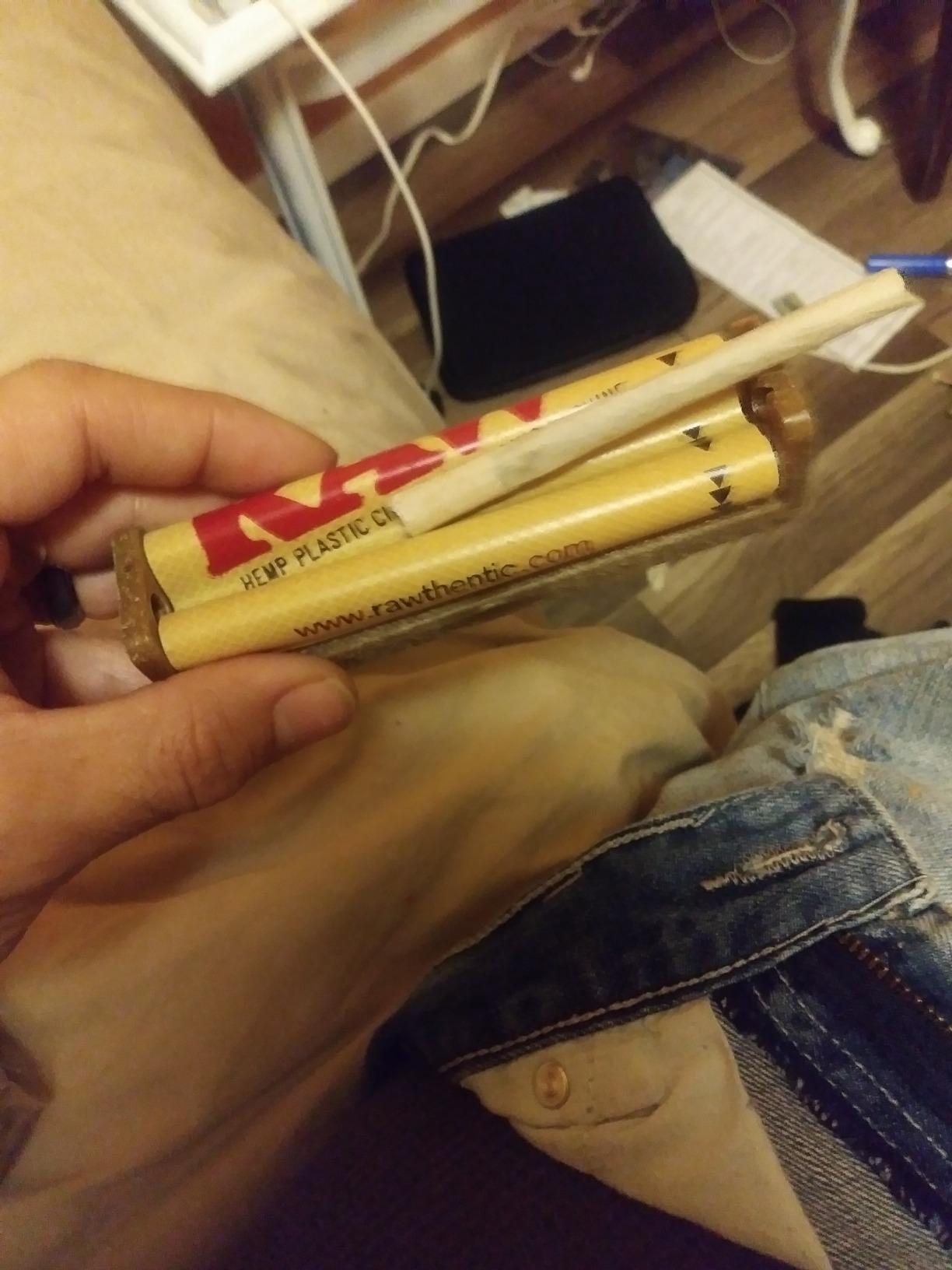 Raw Hemp Plastic King Size 110mm Cigarette Rolling Machine customer photo 1