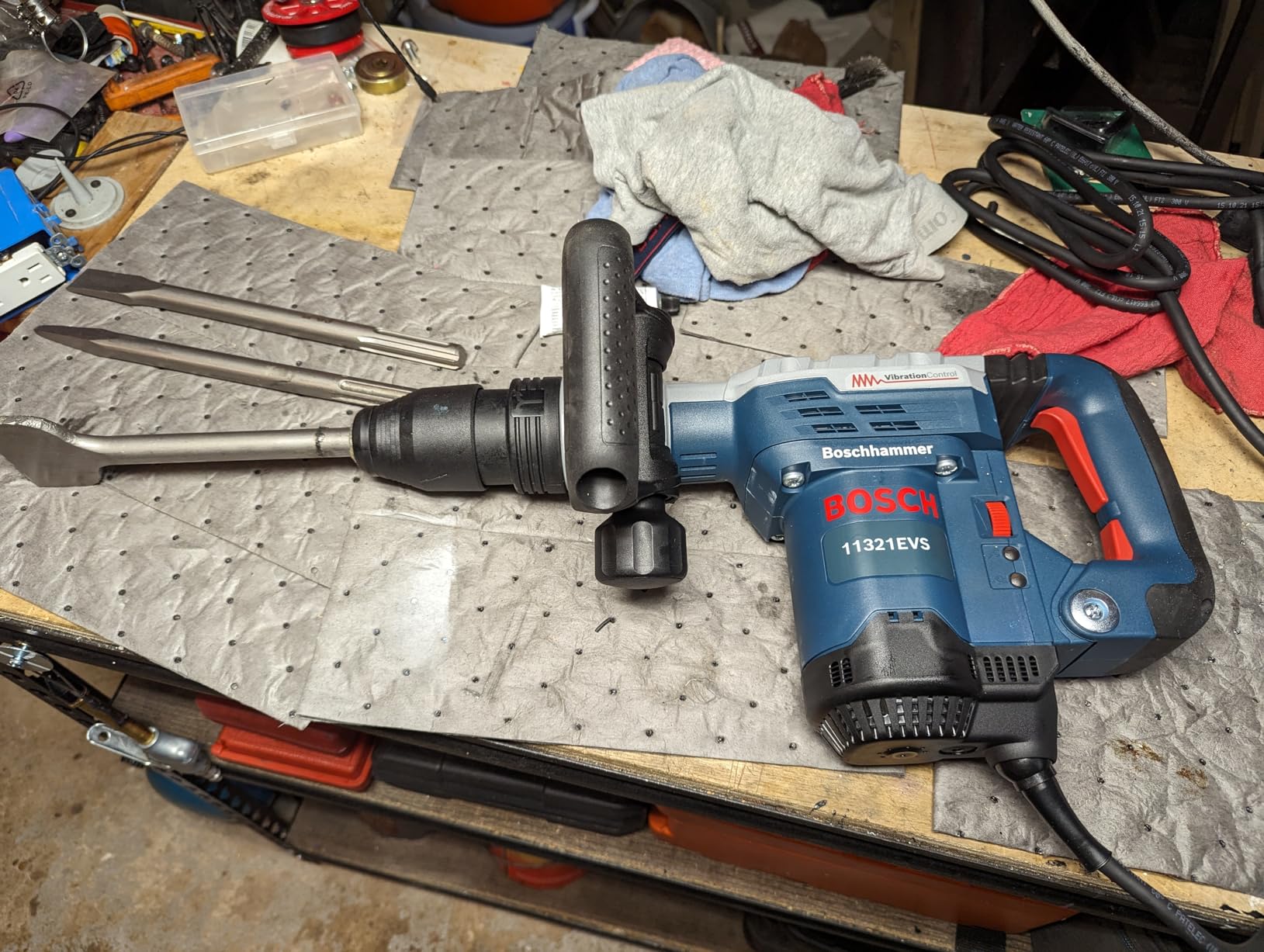 BOSCH 13.0 Amp 11321EVS SDS-max® Demolition Hammer for Concrete customer photo 2