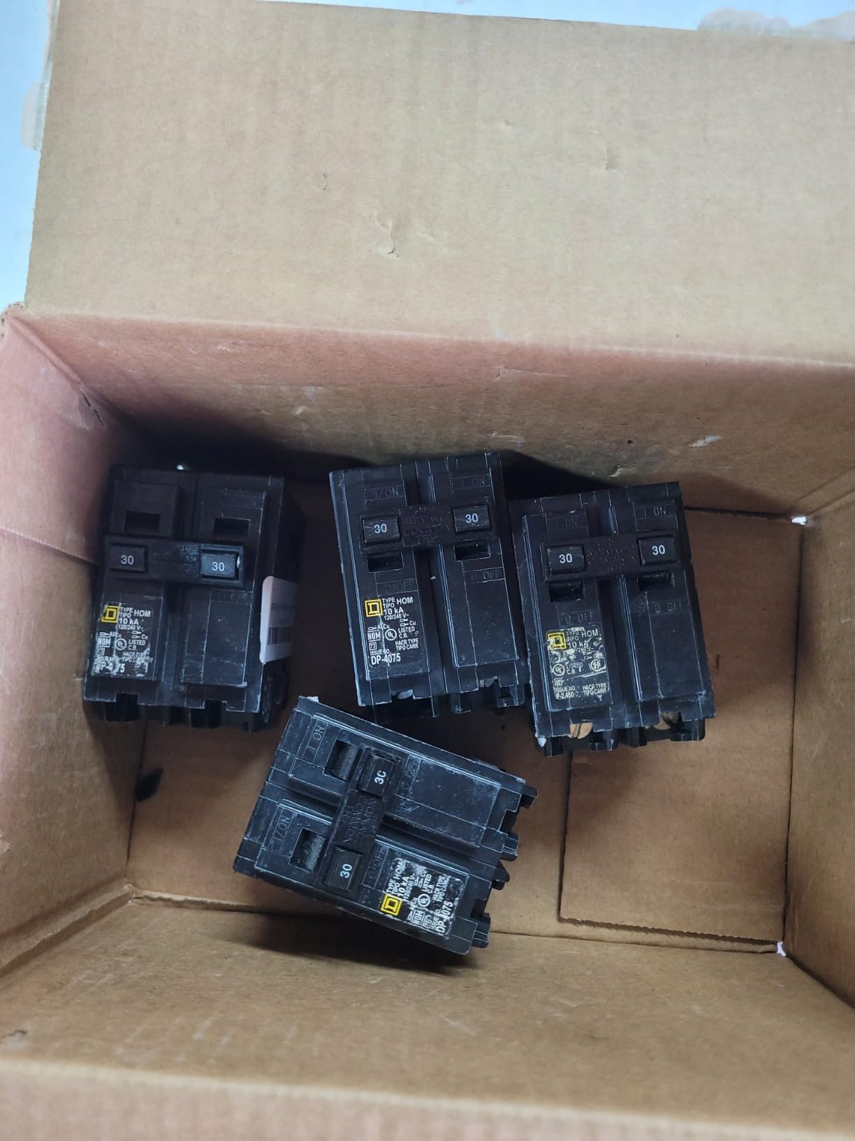 Square D HomeLine 30 amps Surge 2-Pole Circuit Breaker customer photo 2