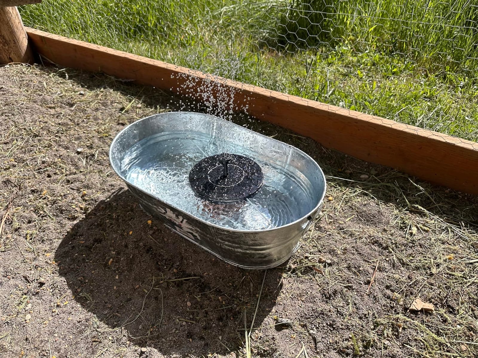 Behrens 16 Gallon Round Galvanized Weatherproof Steel Tub with Wire Handle and Offset Bottom for Indoor Home and Outdoor Garden Use, Silver customer photo 2