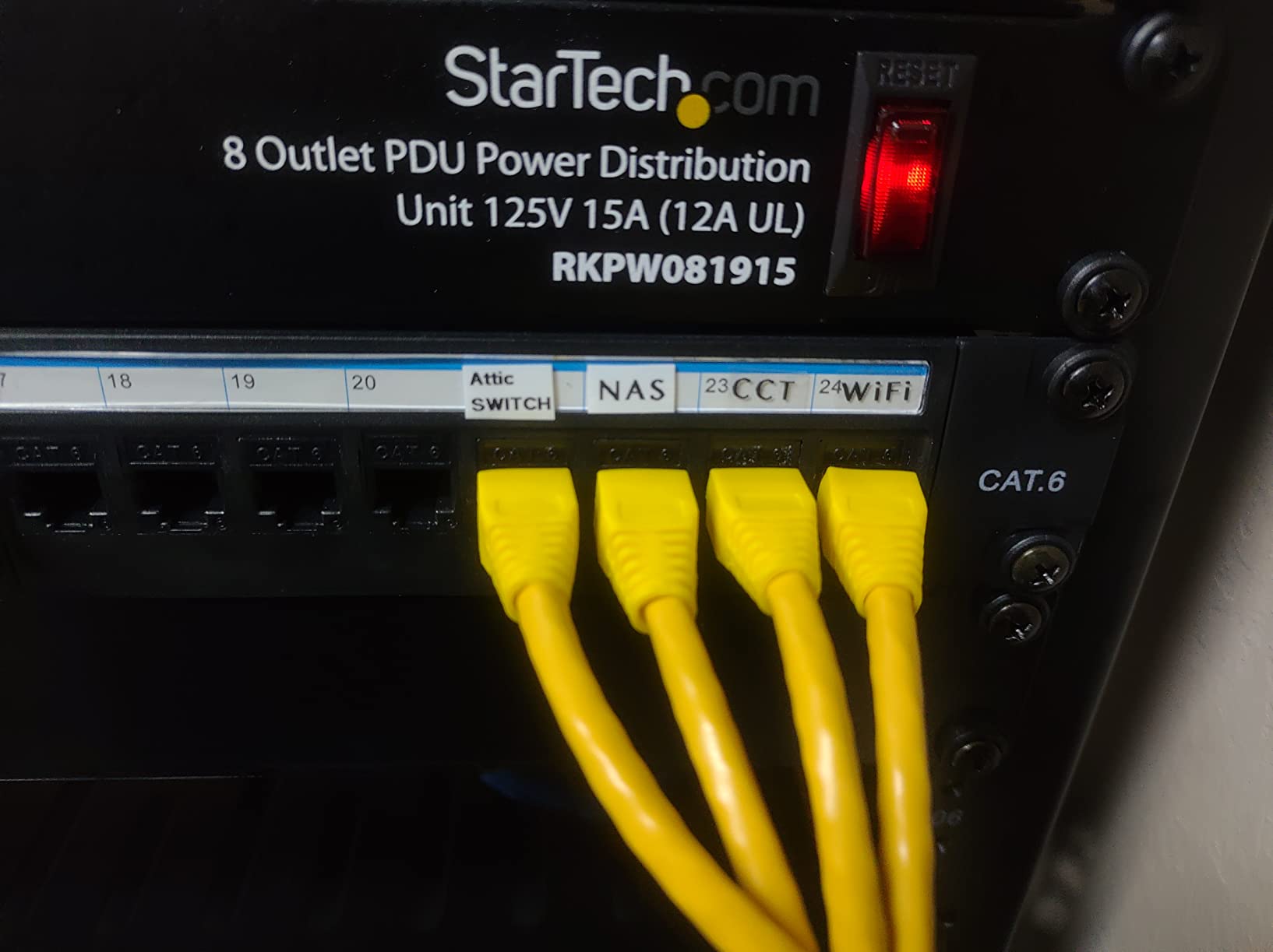 StarTech 8-Outlet 1U PDU, 120V/15A, Surge, 6ft Cord, TAA (RKPW081915) customer photo 2