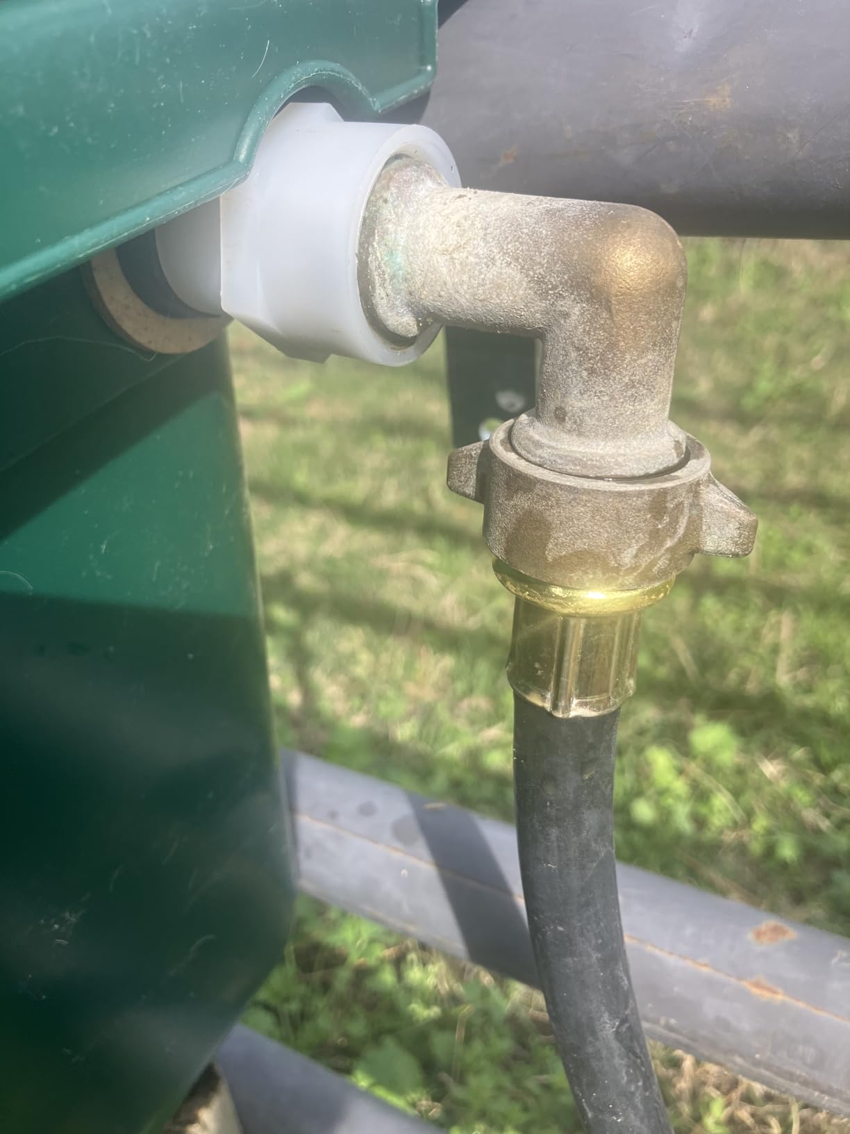 Little Giant Automatic Animal Waterer | DuraMate Float Controlled Automatic Waterer for Livestock | Heavy Duty and Durable | Made in USA | 4 Gallon (Black) customer photo 1