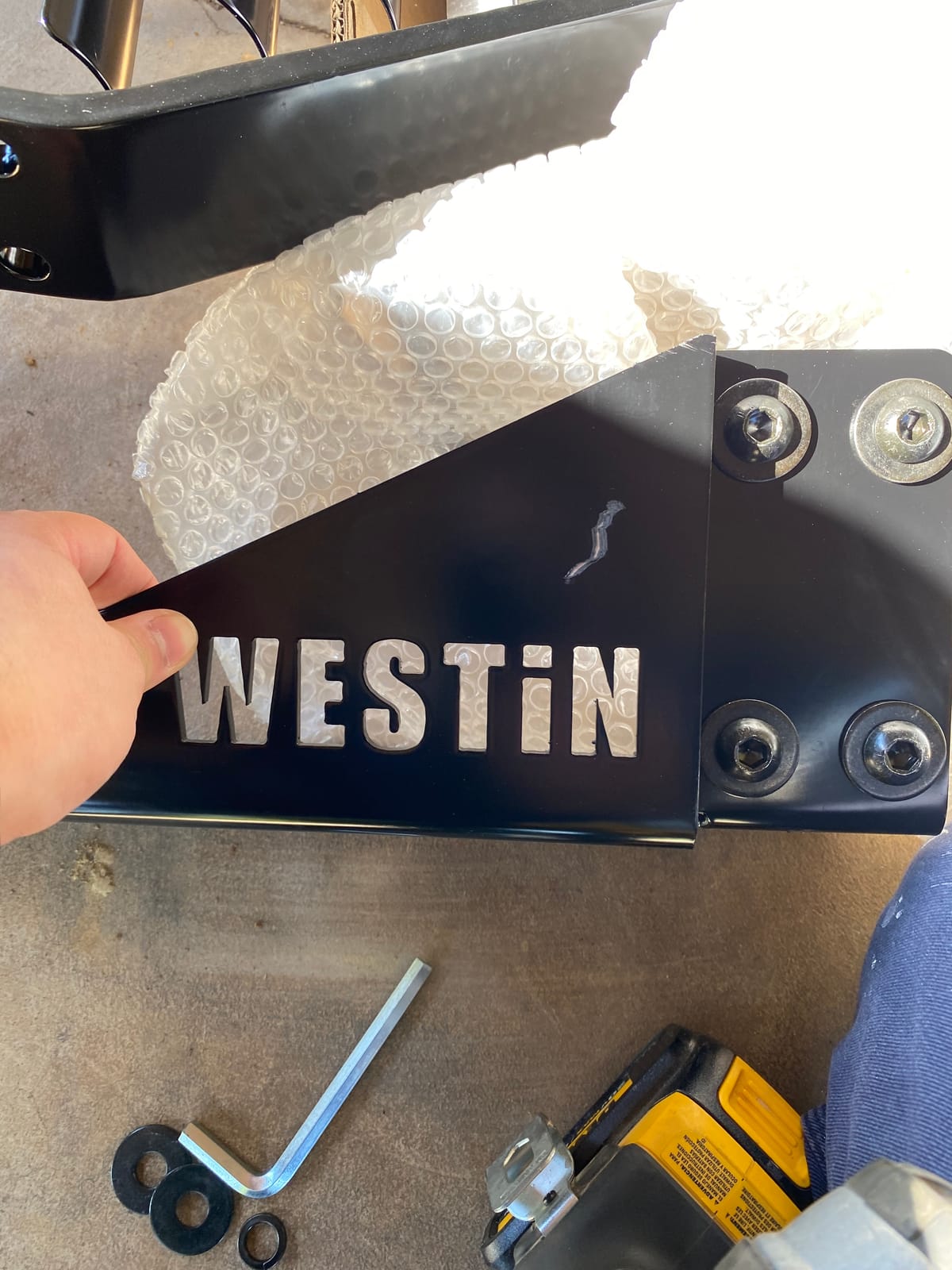 Westin 57-8025 HD Headache Rack fits 1988-2018 C/K Silverado Sierra 1500 (Exc 88-91 Crew Cab) 1999-2025 Silverado Sierra 2500 3500 2004-2025 F150 (Exc 04 Heritage 22+ Lightning EV) 2007-2021 Tundra customer photo 1