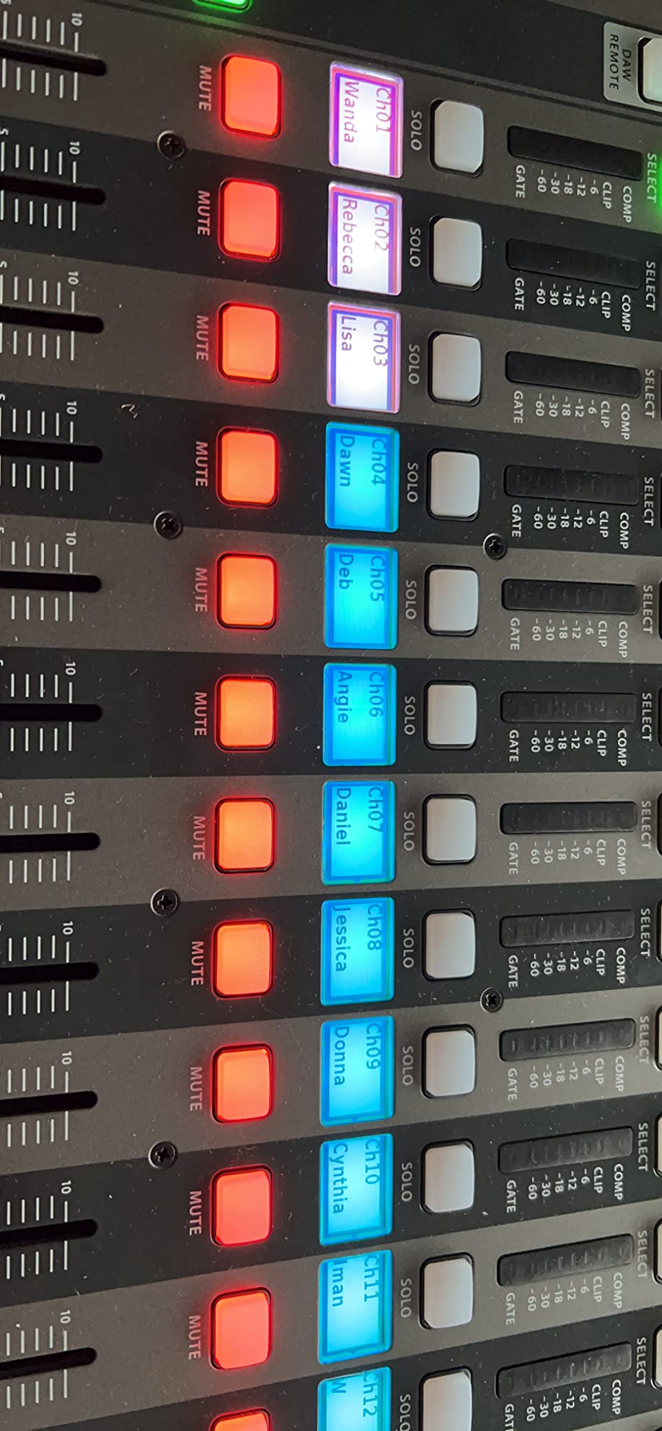 Behringer 32 40-Input 25-Bus Digital Mixing Console, Black (X32) customer photo 2