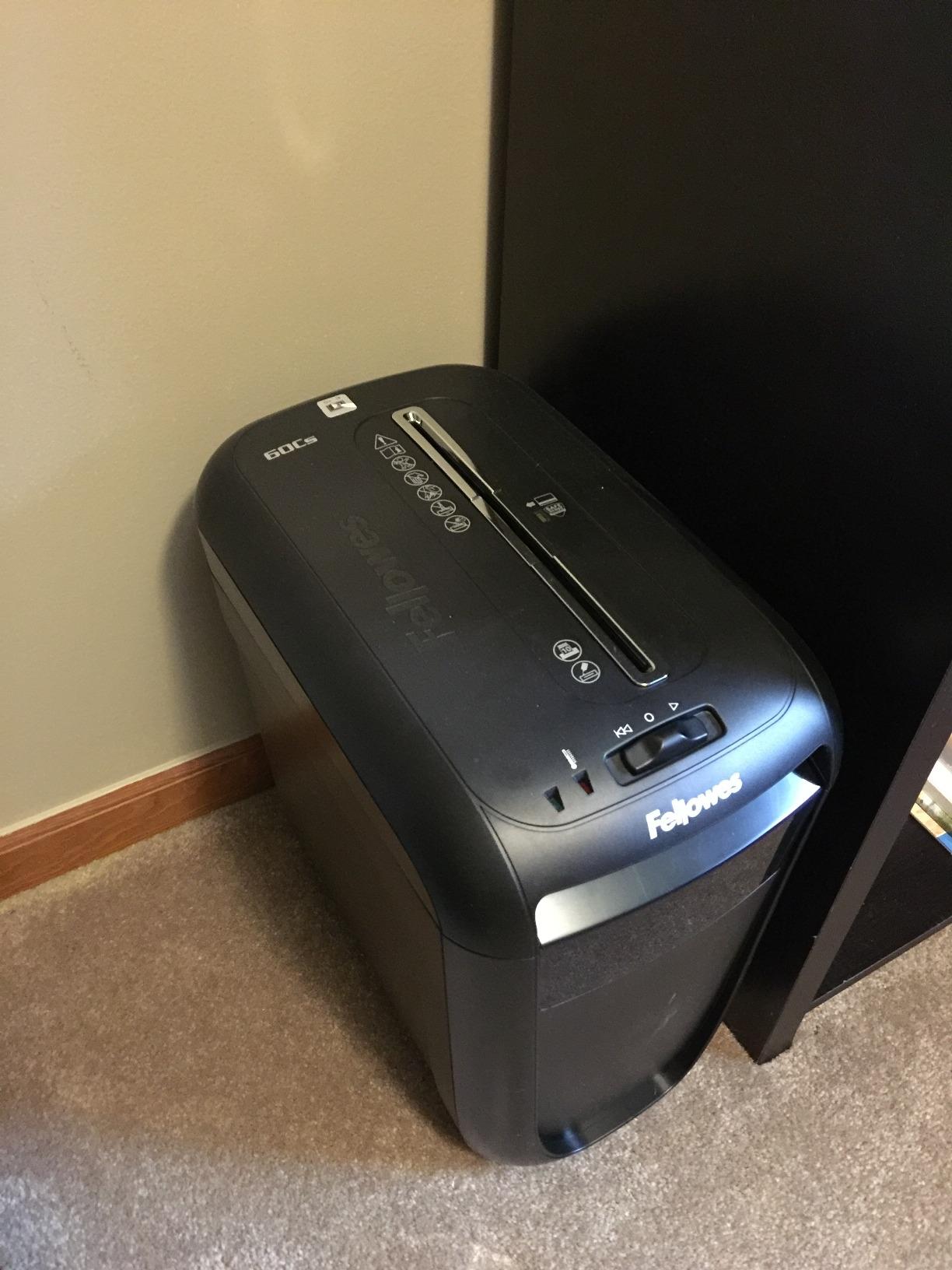 Fellowes Powershred 60Cs 10-Sheet Cross-Cut Paper and Credit Card Shredder with SafeSense Technology (4606001) customer photo 2