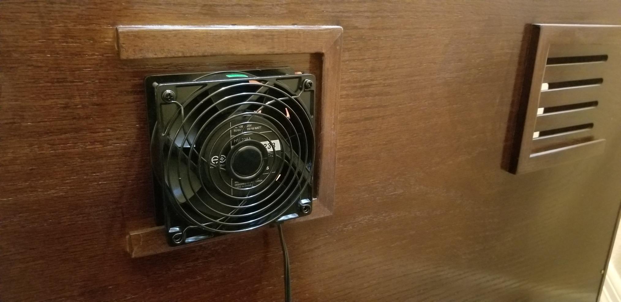 AC Infinity AXIAL 1238, Muffin Fan, 115V 120V AC 120mm x 38mm customer photo 2