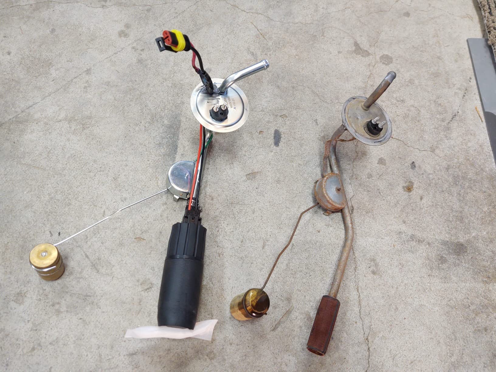 AEM 50-1000 High Flow In-Tank Fuel Pump, Black, 4.055 x 1.535 x 1.535 inches customer photo 1