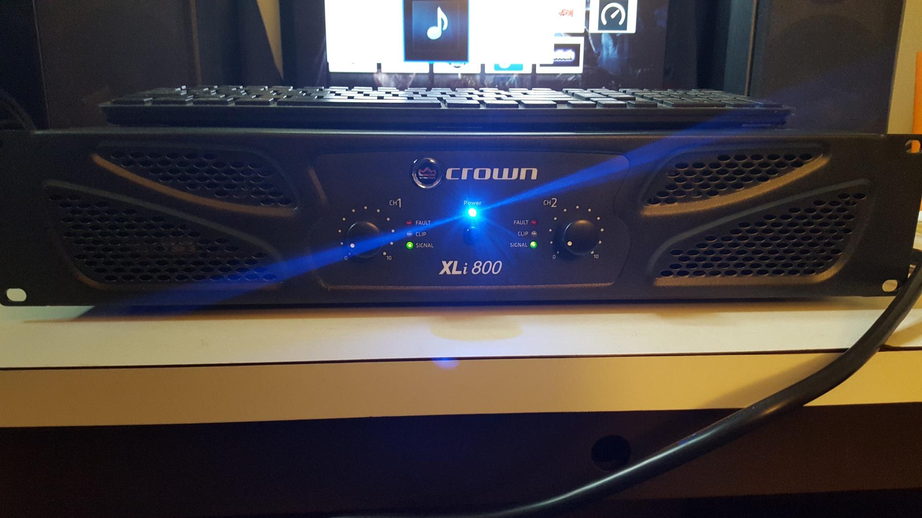 Crown XLi800 Two-channel, 600-Watt Bridged 8Ω Power Amplifier. Professional DJ, PA, Stage Amp. Black customer photo 1
