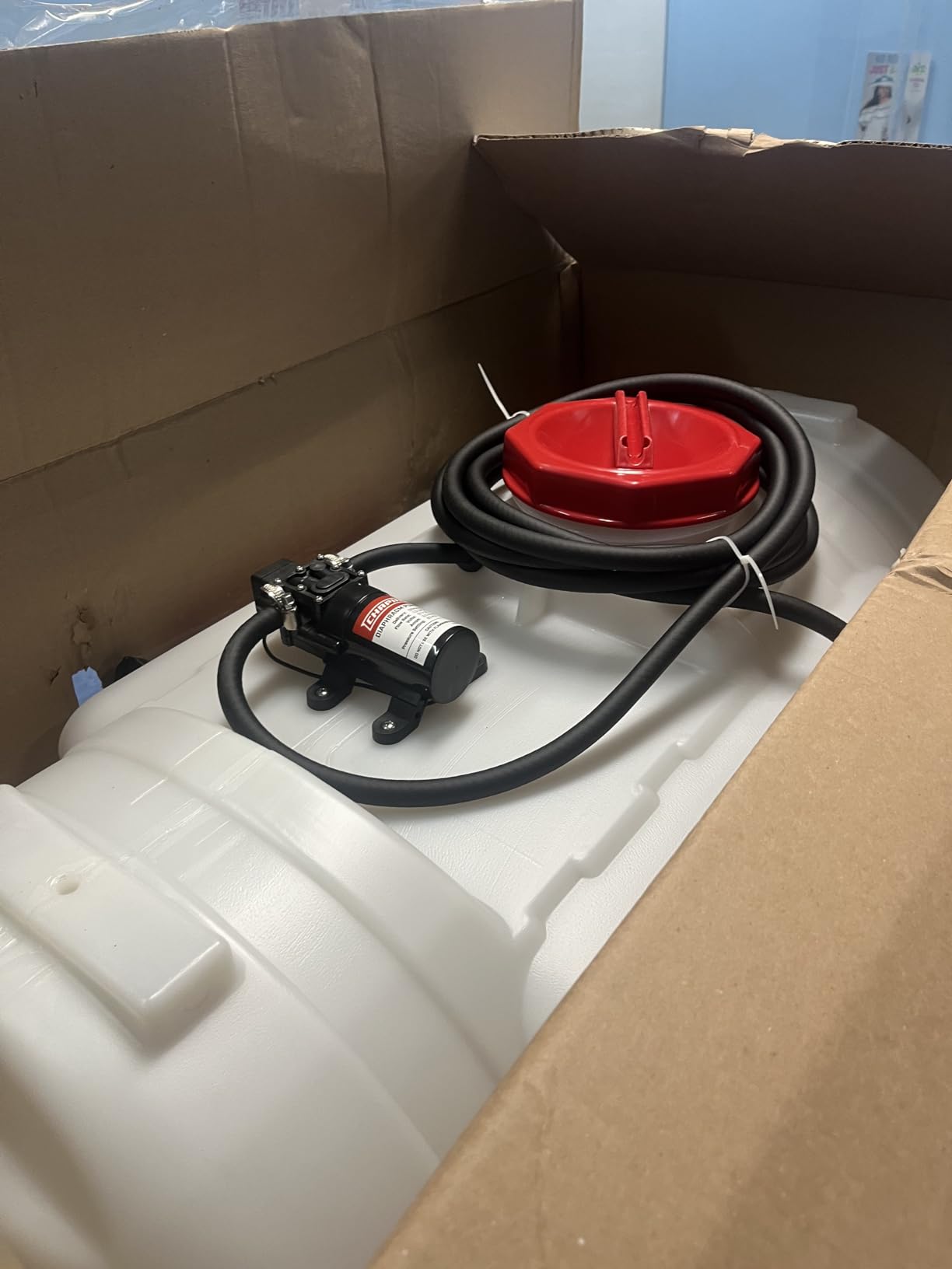 Chapin 97400E 25 Gallon ATV/UTV 12 Volt Mounted Spot Sprayer With 5 Inch Wide Mouth, High Performing 12V Diaphragm Pump and Filtration System and 18 Inch Spray Wand, Translucent White customer photo 1
