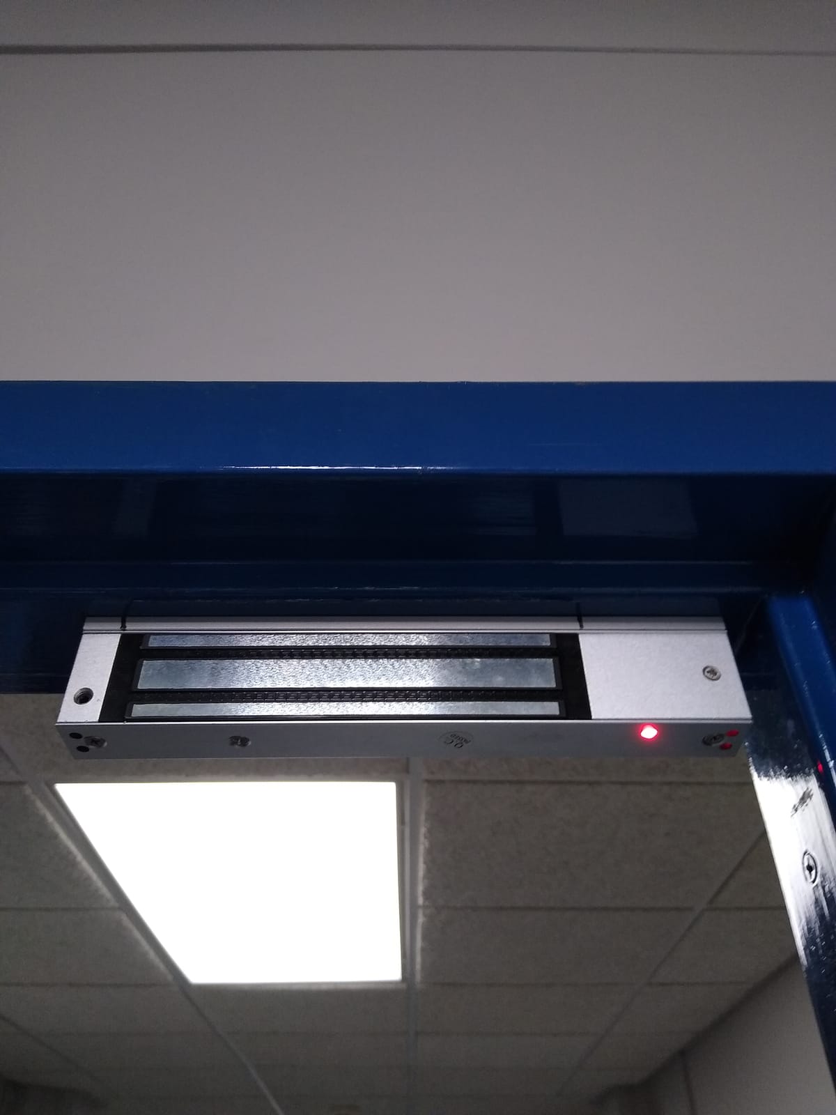 AGPTEK RFID Door Access Control System Kit 280kg Electric Magnetic Lock | 620LB Holding Force, 110-240V AC to 12VDC 3A 36W Power, Keypad & 10 Key Fobs, Exit Button, Home Office Use, Easy Installation customer photo 2