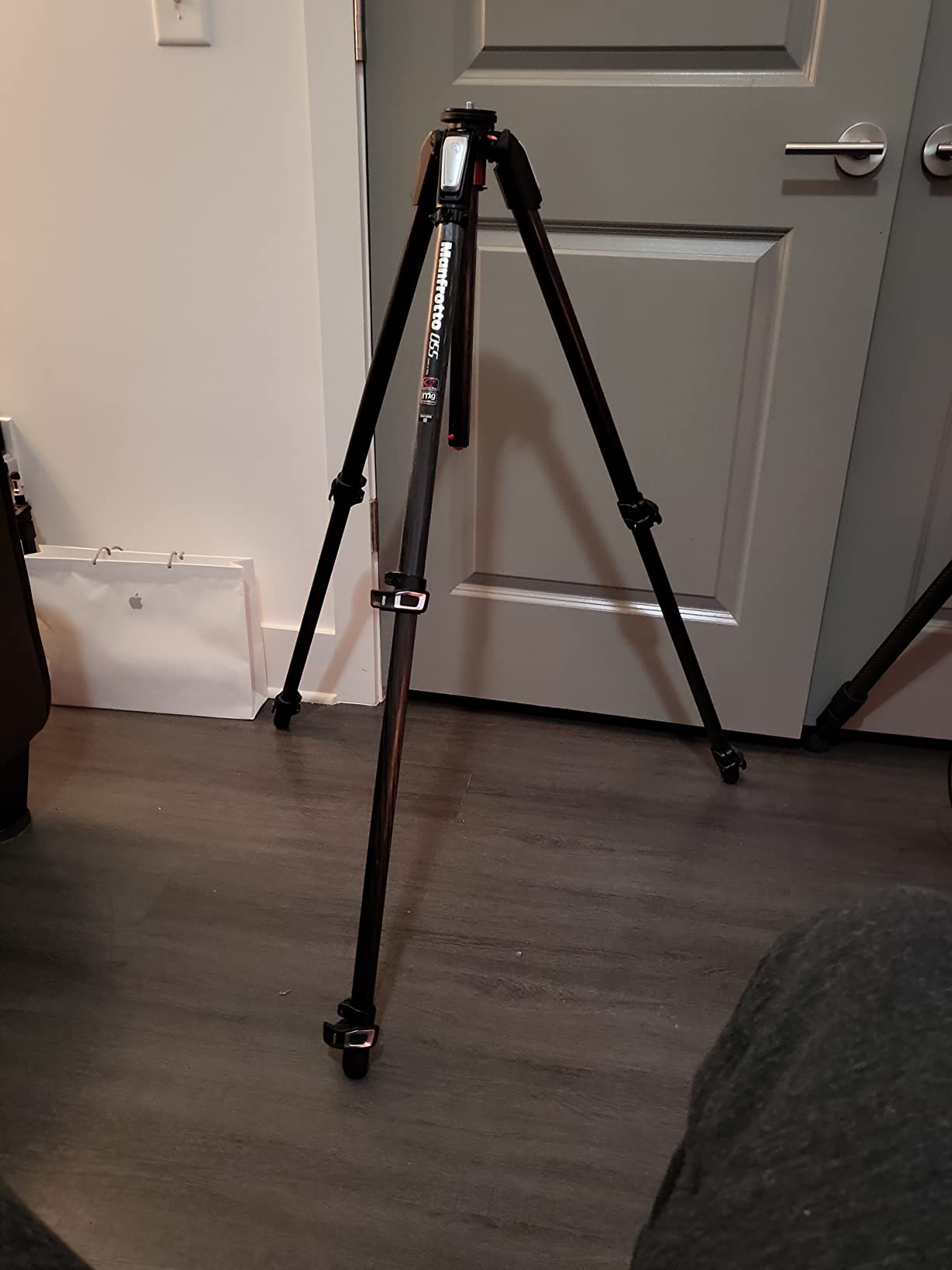 Manfrotto MT055CXPRO3 Carbon Fiber 3-Section Tripod with Horizontal Column,Black customer photo 2