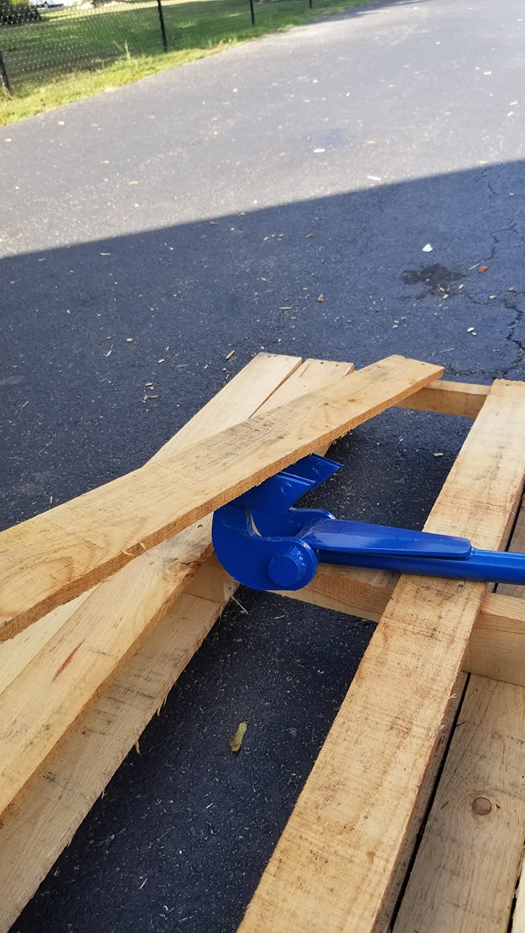 Vestil SKB-DLX Steel Deluxe Pallet Buster with 41 in. Handle customer photo 2