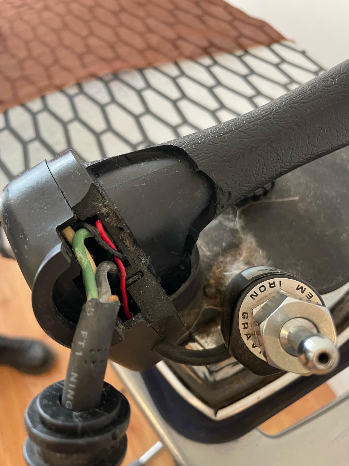 Gravity- Feed Steam Iron ~ Silver star ES-300 customer photo 1