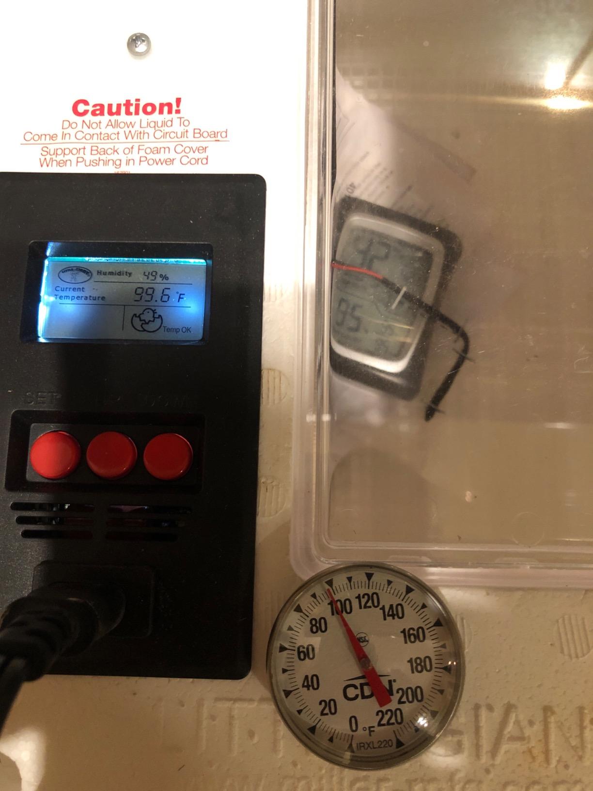 Little Giant White Miller Manufacturing Company 9300 Digital Still Air Incubator customer photo 1