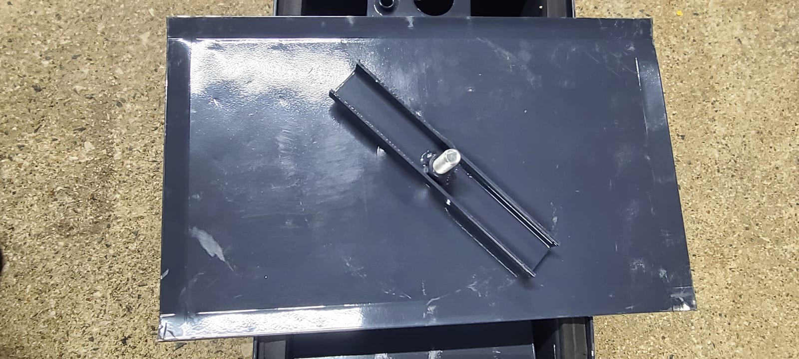 John Boos GT-100 Carbon Steel Grease Interceptor, 30.5