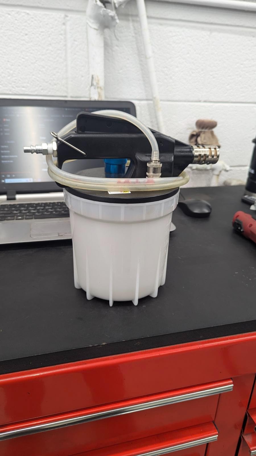 Capri Tools CP21029 Vacuum Brake Bleeder customer photo 1