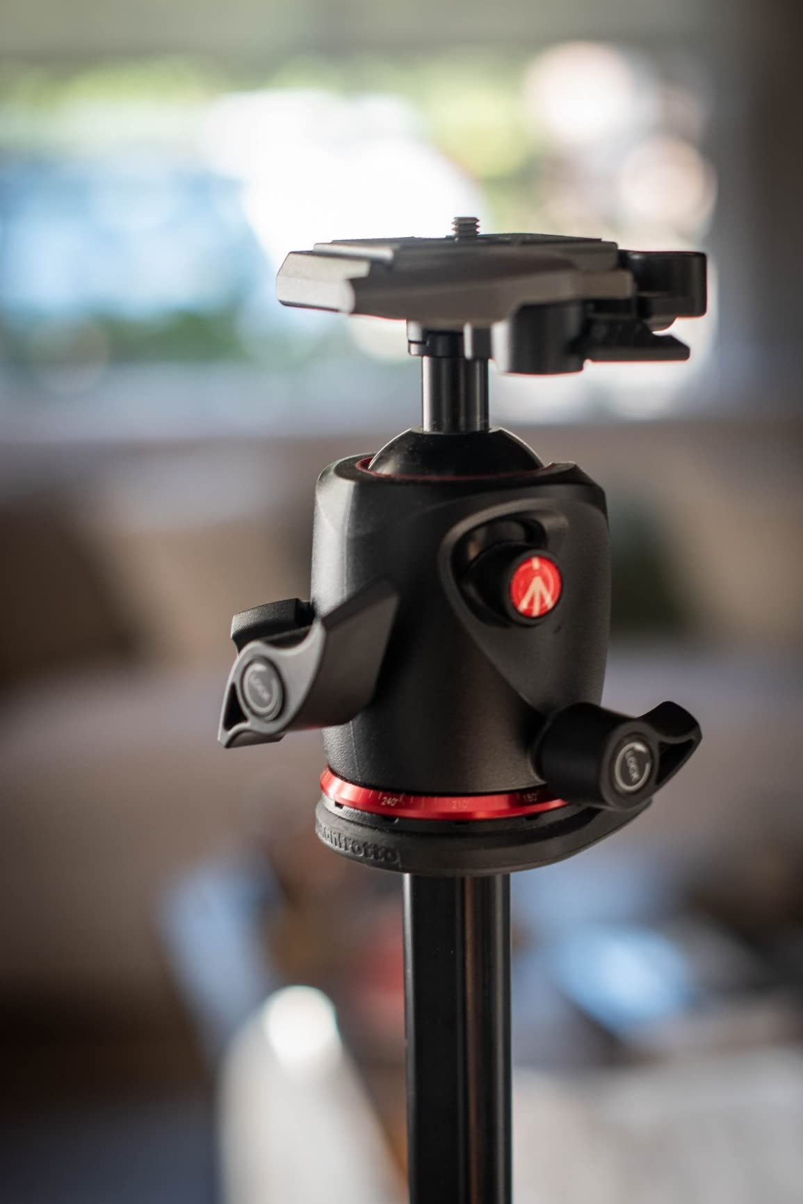Manfrotto XPRO Ball Head with 200PL Quick Release Plate, High Precision, Compatible with Photography Equipment, for Camera Tripod, for Content Creation customer photo 1