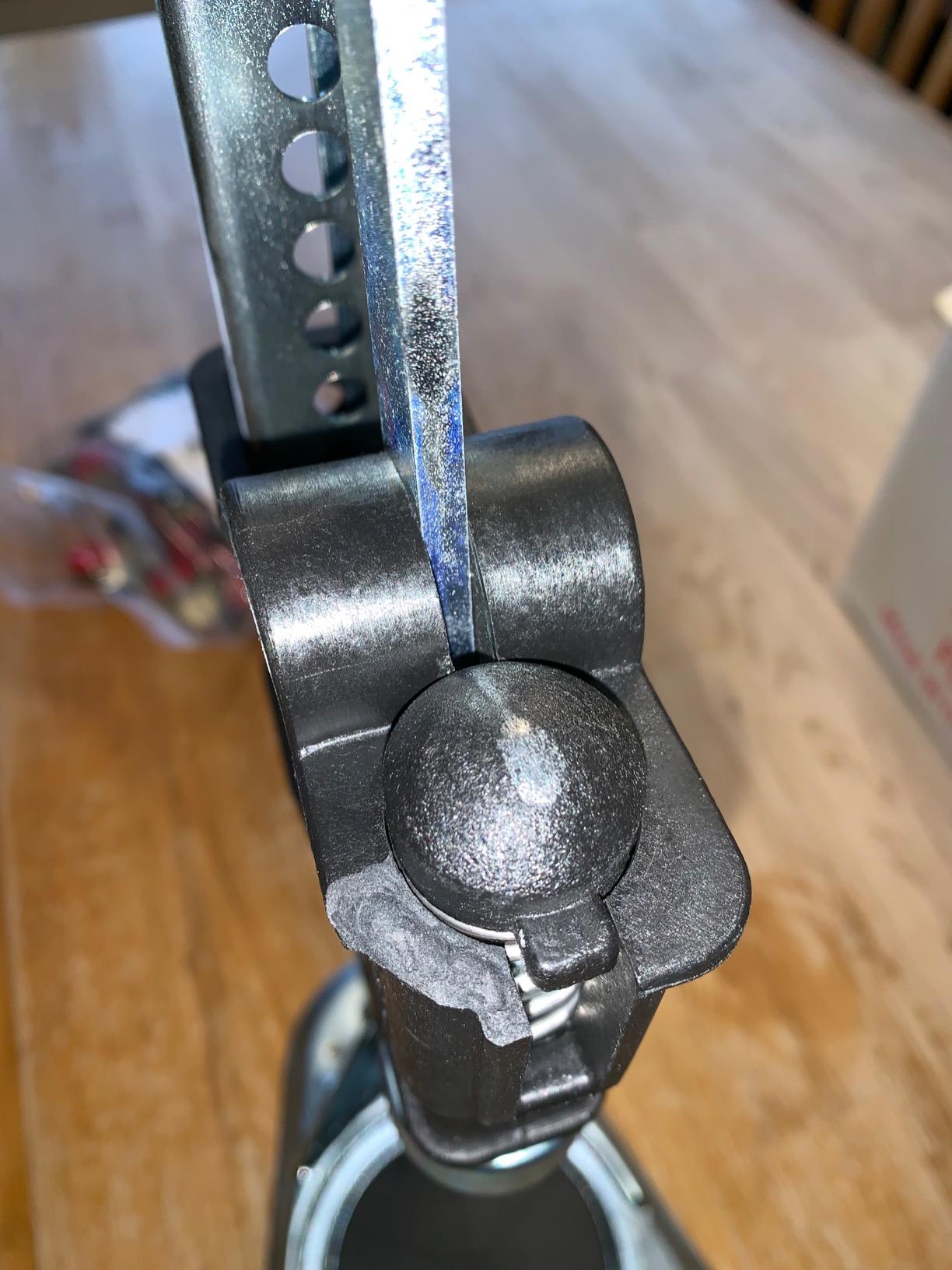 FastRack Colt Strong Bench Bottle Capper, Adjustable Metal Bottle Capper, Manual Beer Bottles Capper for Homebrew customer photo 2
