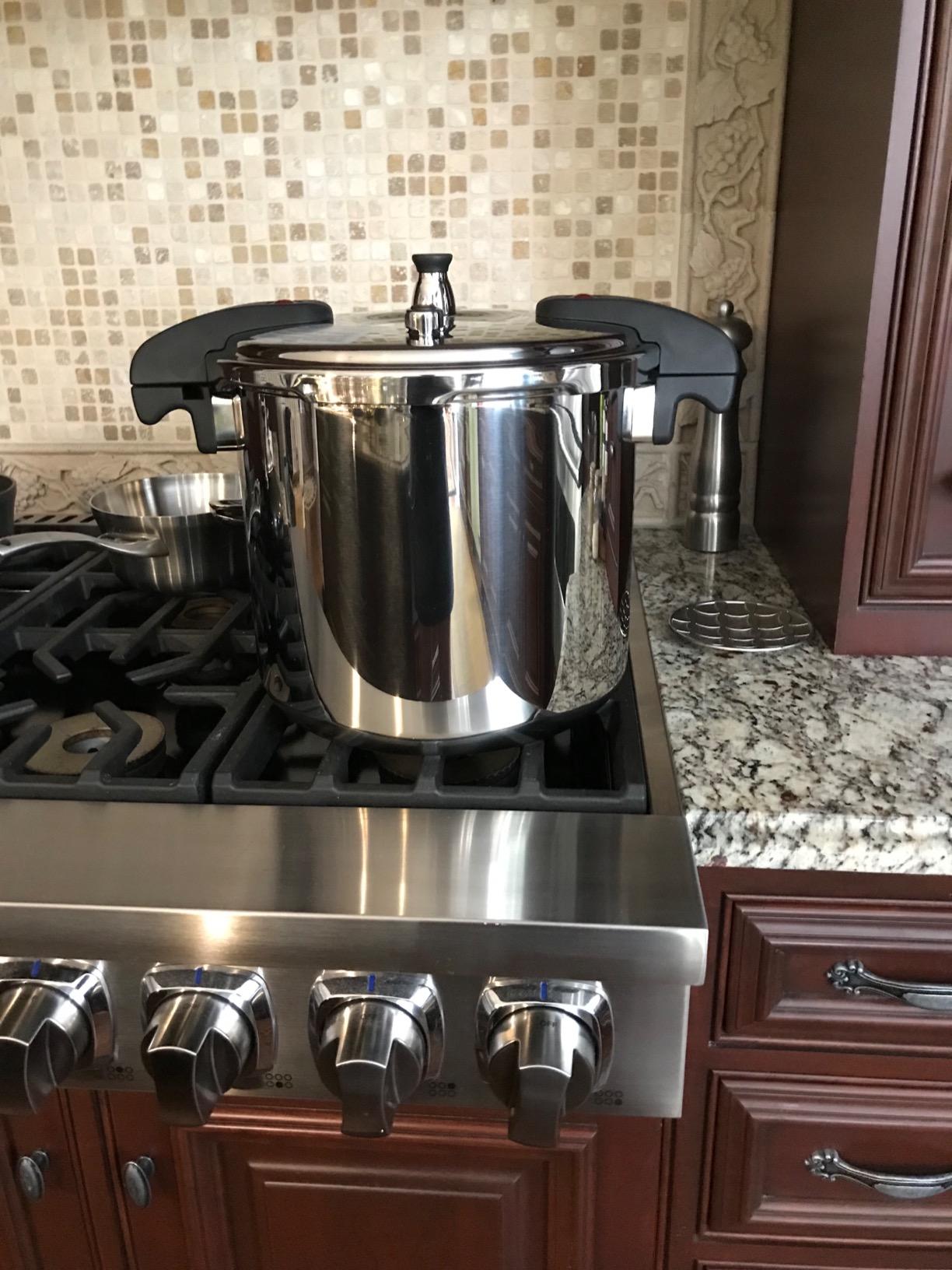 Buffalo 15 Qt Pressure Cooker Stainless Steel - Large Stove Top Canner customer photo 1