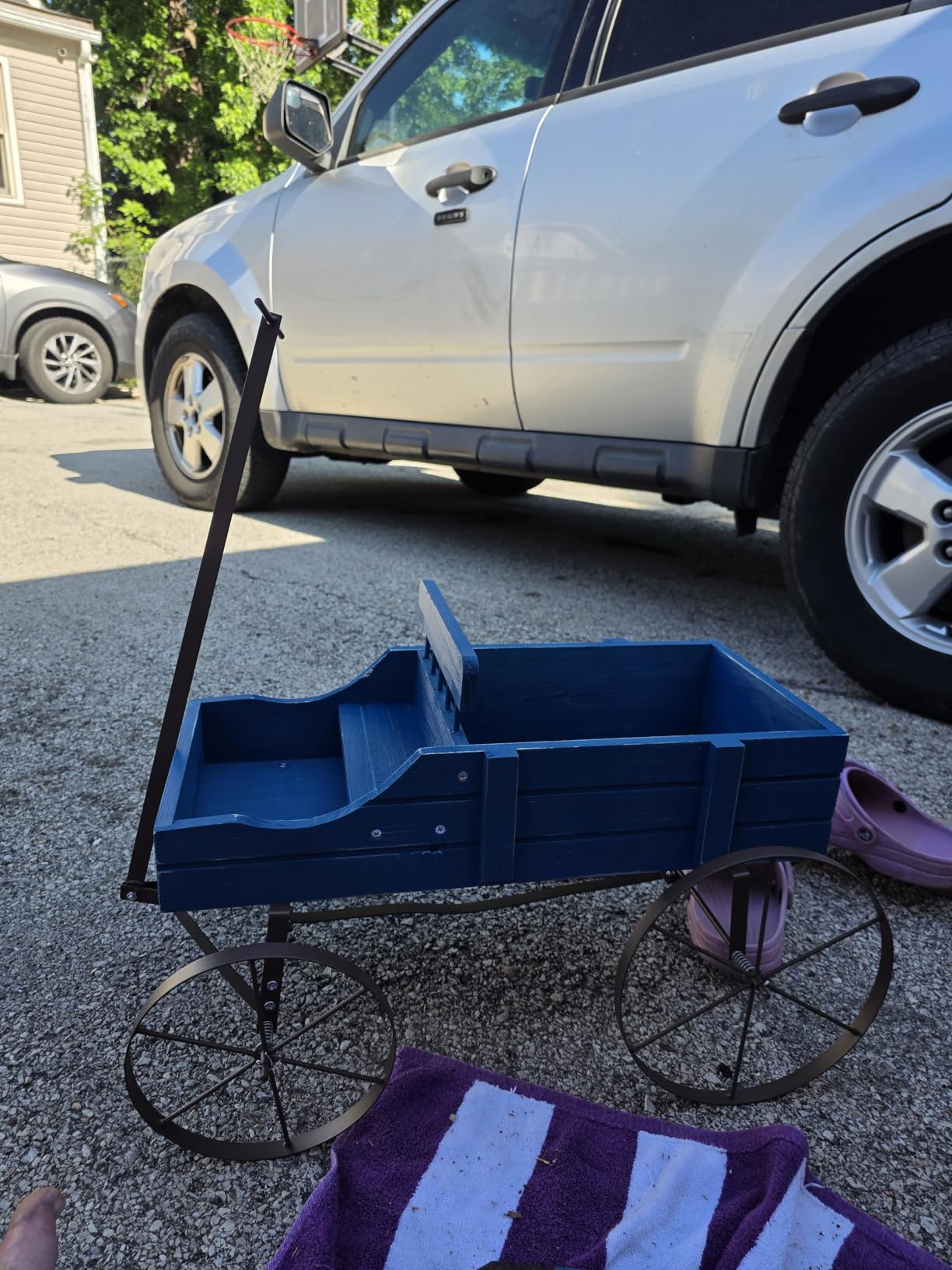 Collections Etc Amish Wagon Decorative Indoor/Outdoor Garden Backyard Planter, Green customer photo 1