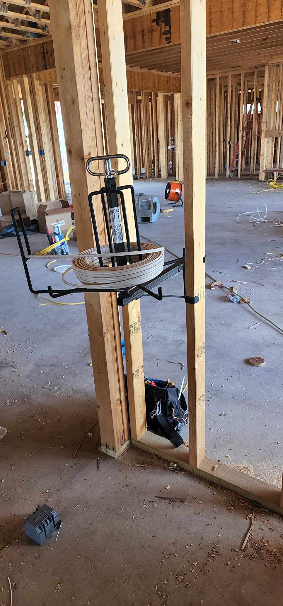 Southwire MH8110 Wire Smart Cable Dispenser, Floor or Stud Mounted customer photo 1