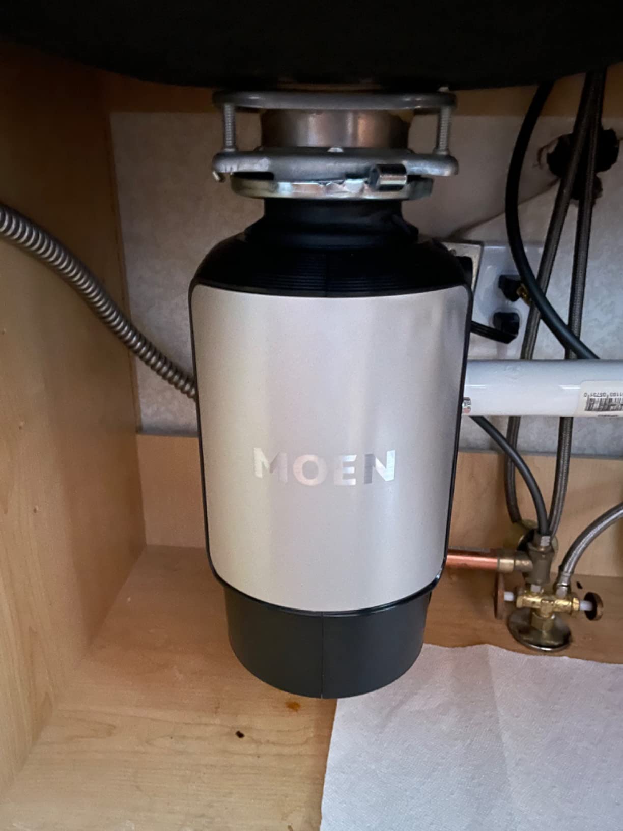 Moen GX100C Chef Series 1 HP Continuous Feed Garbage Disposal with Sound Reduction, Disposer Power Cord Included customer photo 2