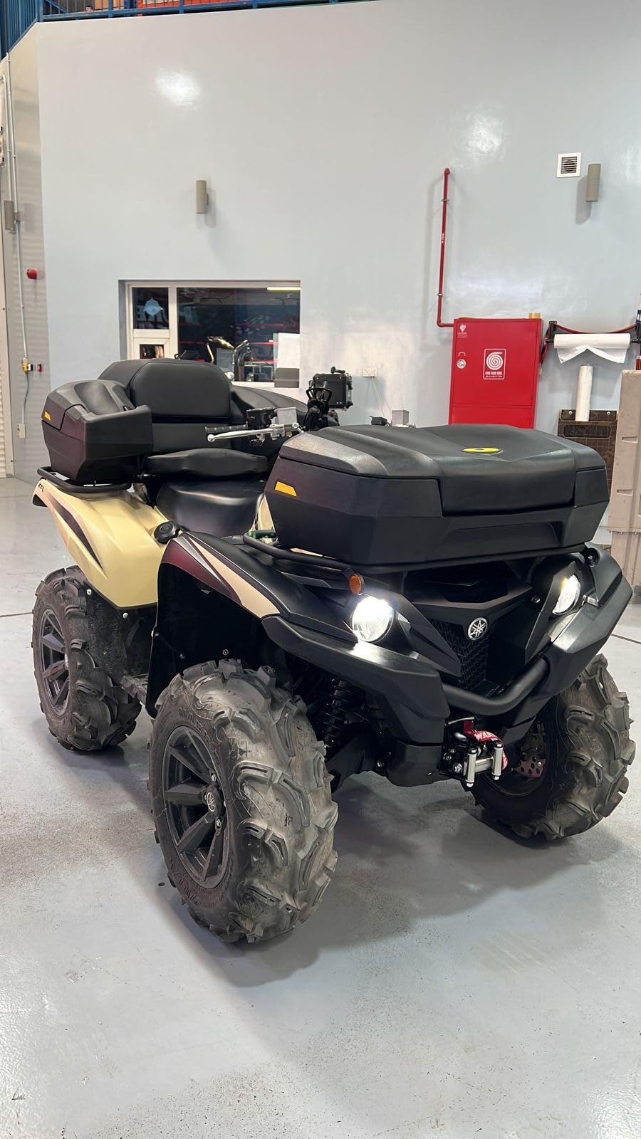 Black Boar ATV Front Storage Box - Features Durable Polyethylene Design w/Stainless Steel Lockable Latches - includes Mounting Hardware - Easily Attaches to Front Tubular Racks (66011) customer photo 2