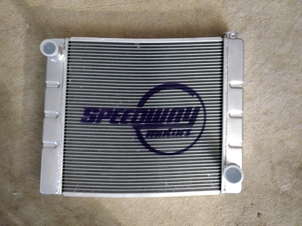 Speedway Motors Chevrolet SBC/BBC Universal Lightweight Aluminum Radiator, 22 Inch Width, Premium Performance with Maximum Cooling, Easy Installation to any Build customer photo 2