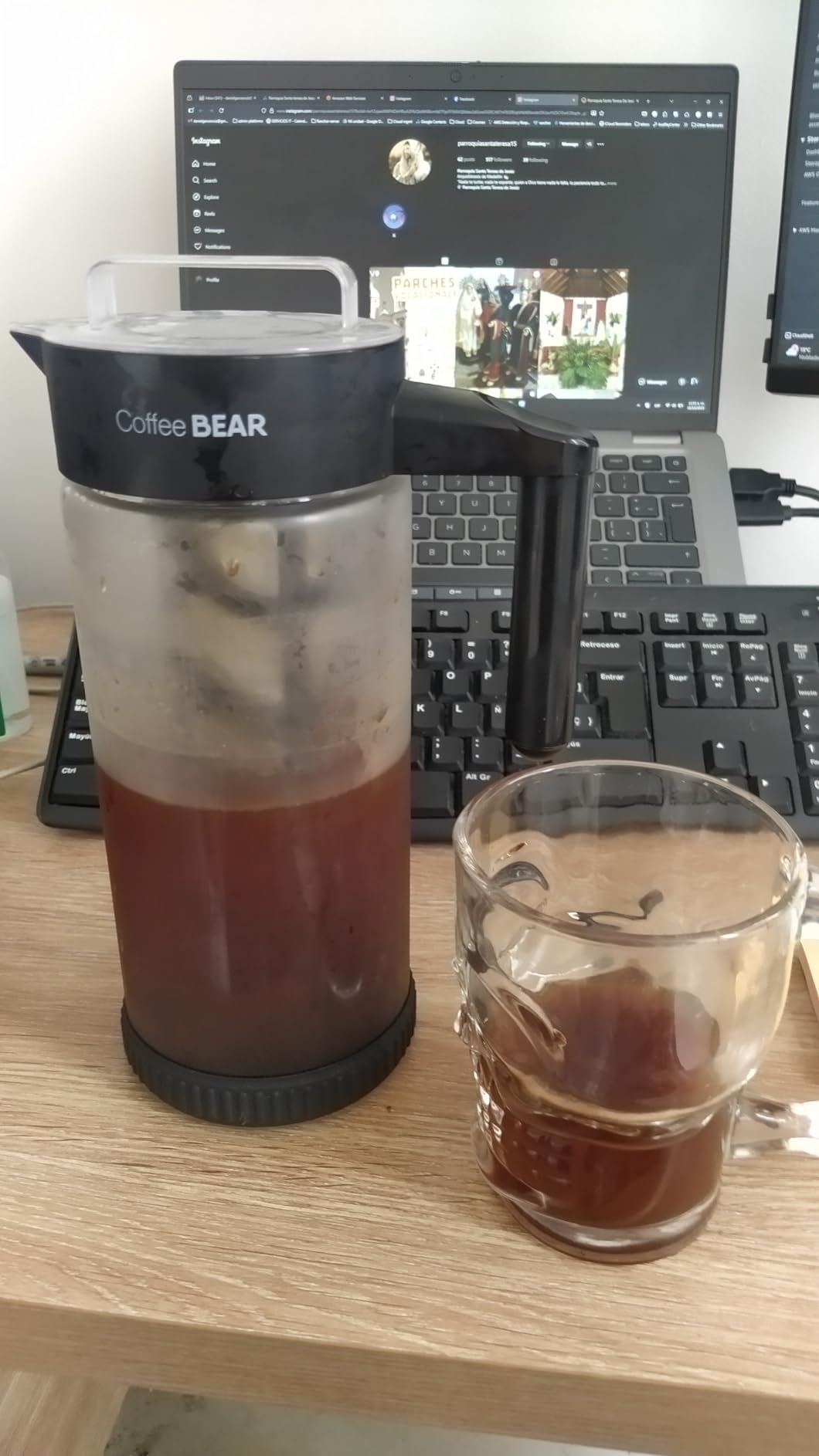 COFFEE BEAR – Cold Brew Coffee Maker and Iced Tea Brewer, Large 1.3L (44oz) Borosilicate Glass Pitcher with Reusable Mesh Filter, Easy to Clean, Dishwasher Safe customer photo 2