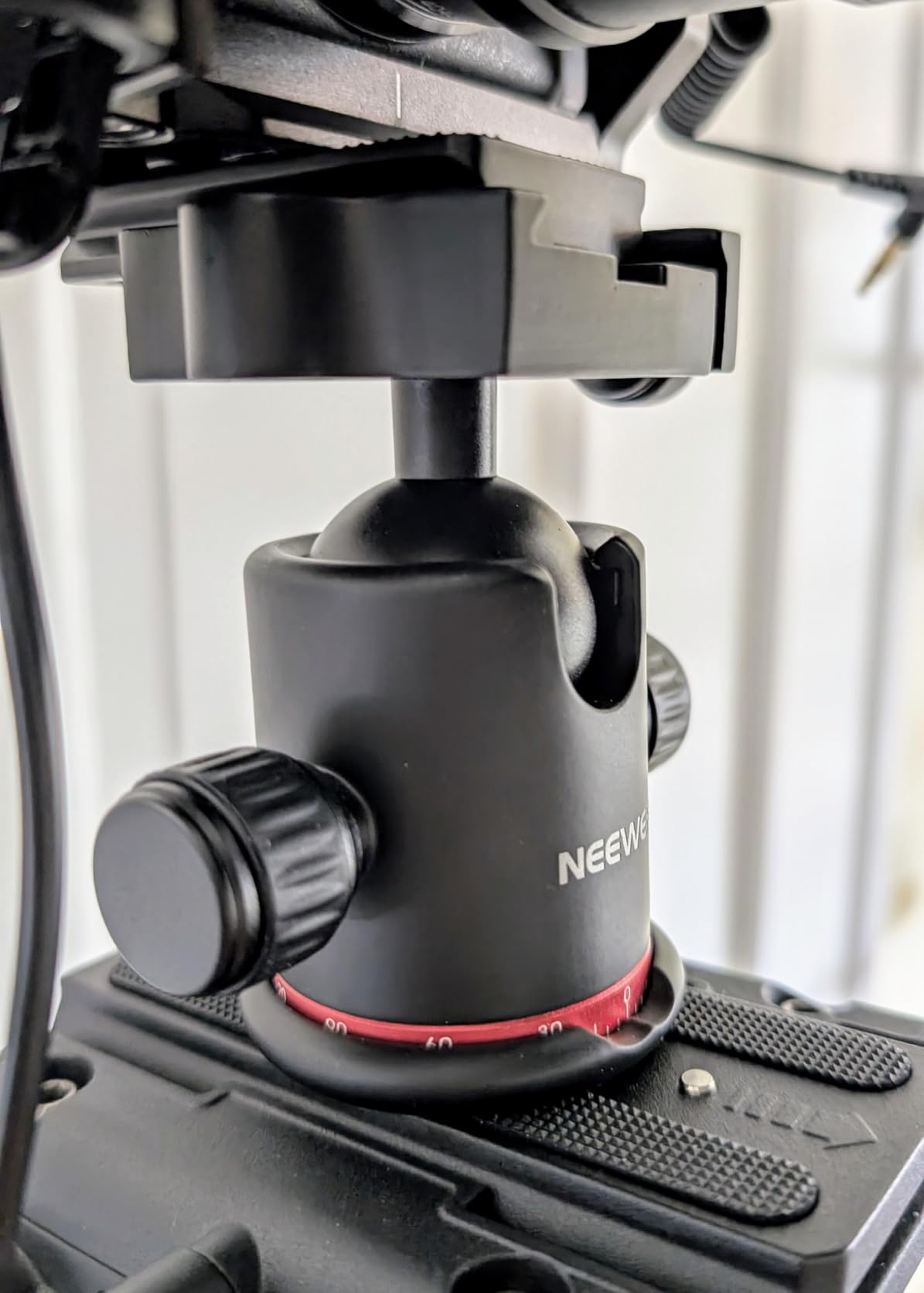 NEEWER Professional Metal 360 Degree Rotating Panoramic Ball Head customer photo 1