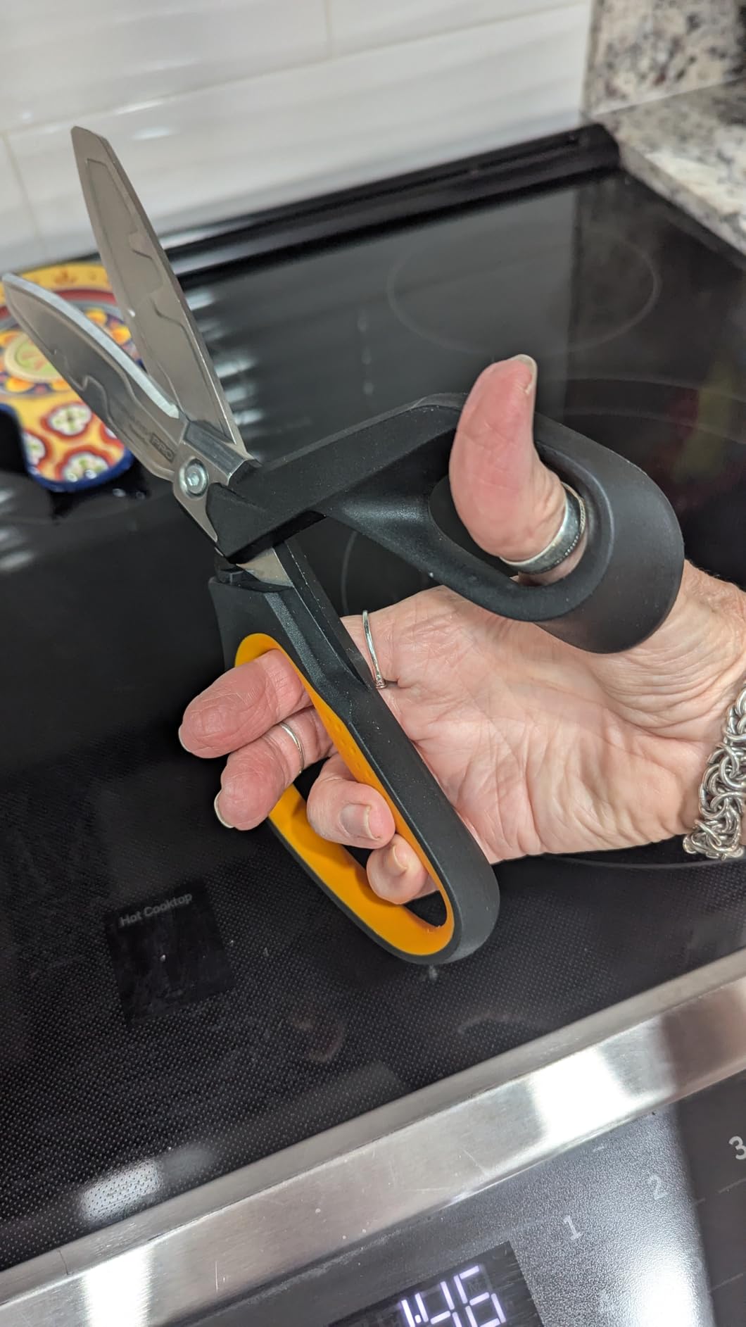 Fiskars Pro PowerArc Shop Shears, Heavy Duty Stainless Steel Scissor, Industrial Grade Tool for Building and Construction, 10 in, Orange/Black customer photo 1
