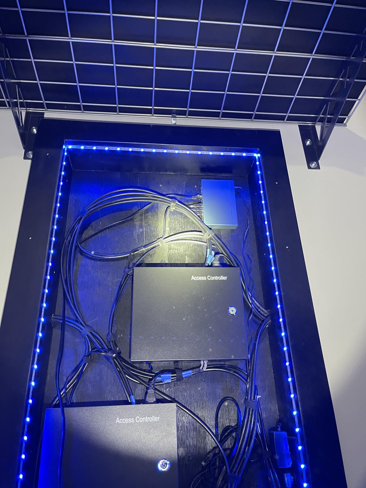 4 Doors Access Control System Core Control Components Metal 5A 110V-240V Power Supply Box and 4 Doors TCP/IP Access Control Panel Wiegand Controller, Computer Based Software, Remote Open customer photo 2