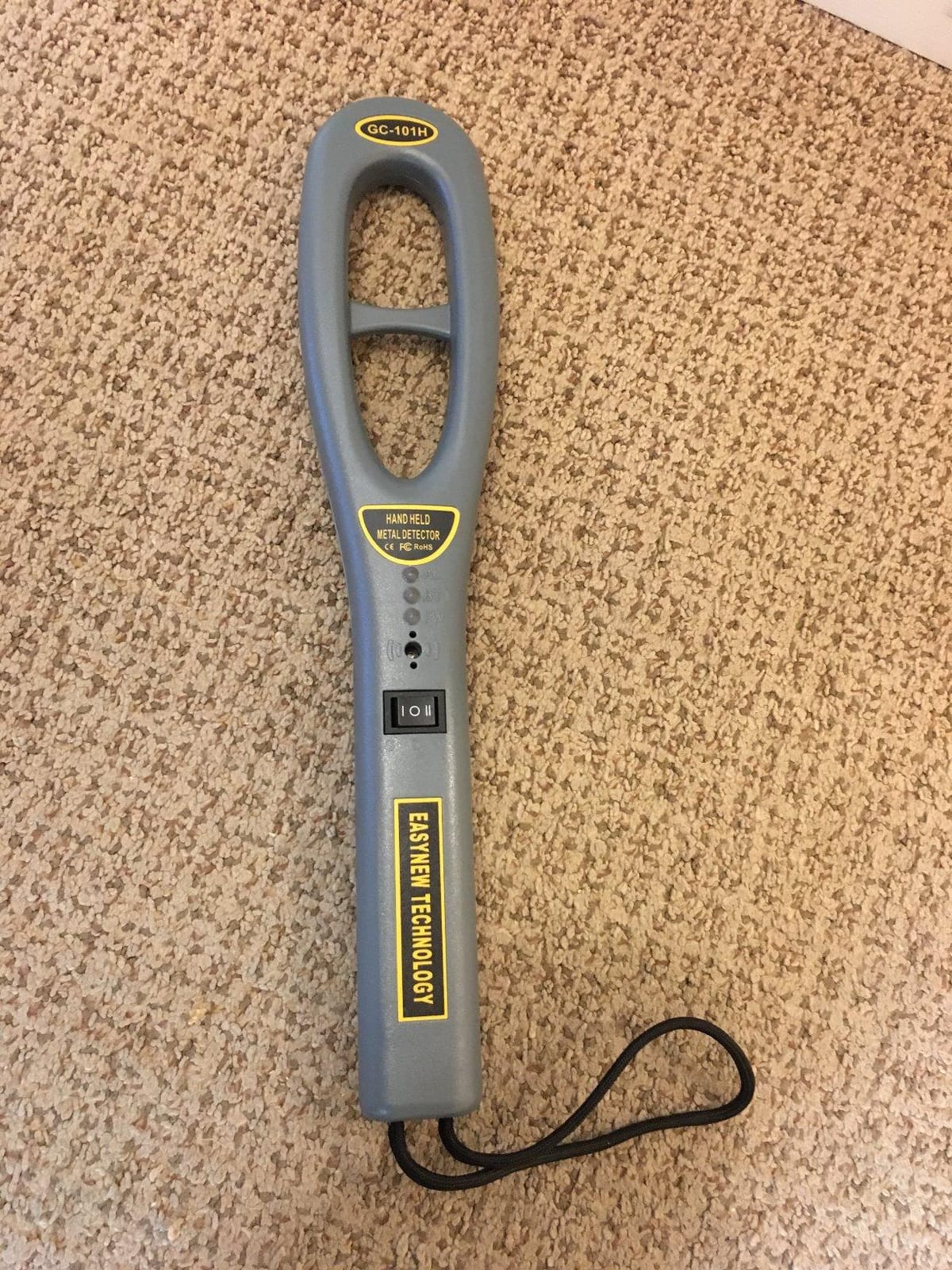 Hand Held Metal Detector,V·Resourcing Portable High Sensitivity Metal Detector for Security Inspection (Sound & Vibration Alerts) customer photo 1