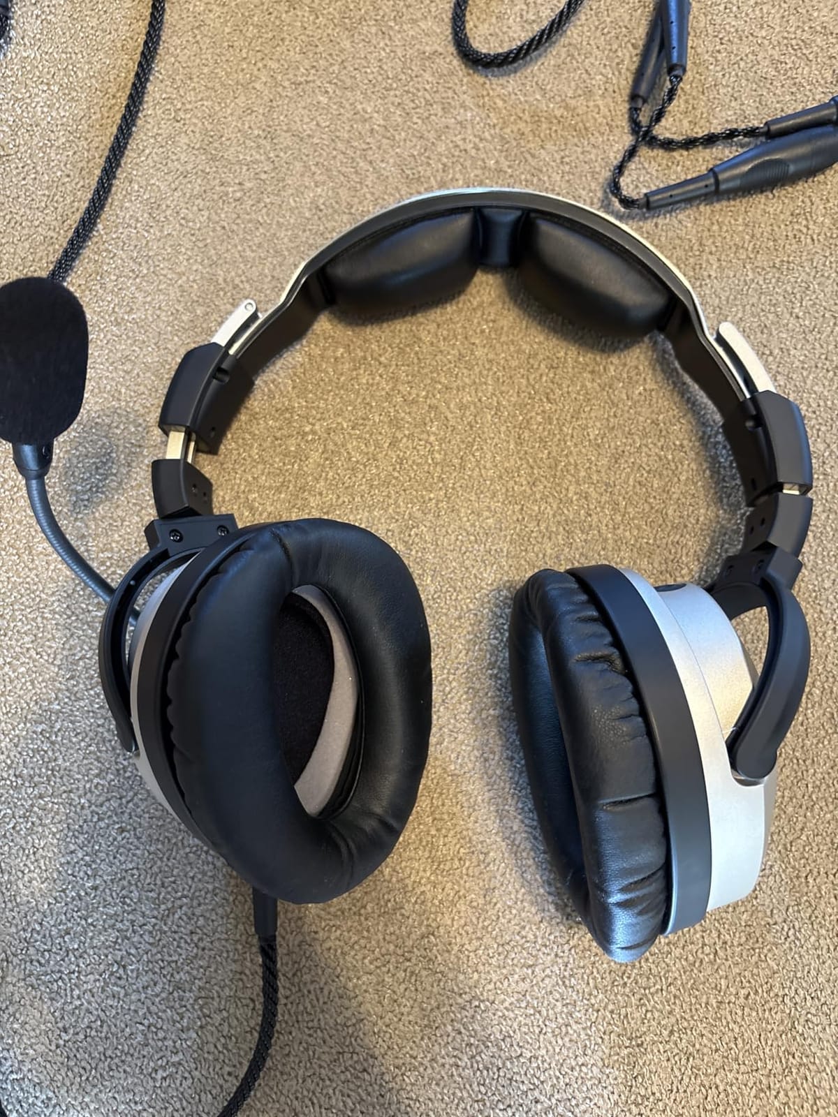 LIGHTSPEED Zulu 3 Premium ANR Aviation Headset with Noise Cancelling and Bluetooth (GA Dual Plugs) customer photo 2