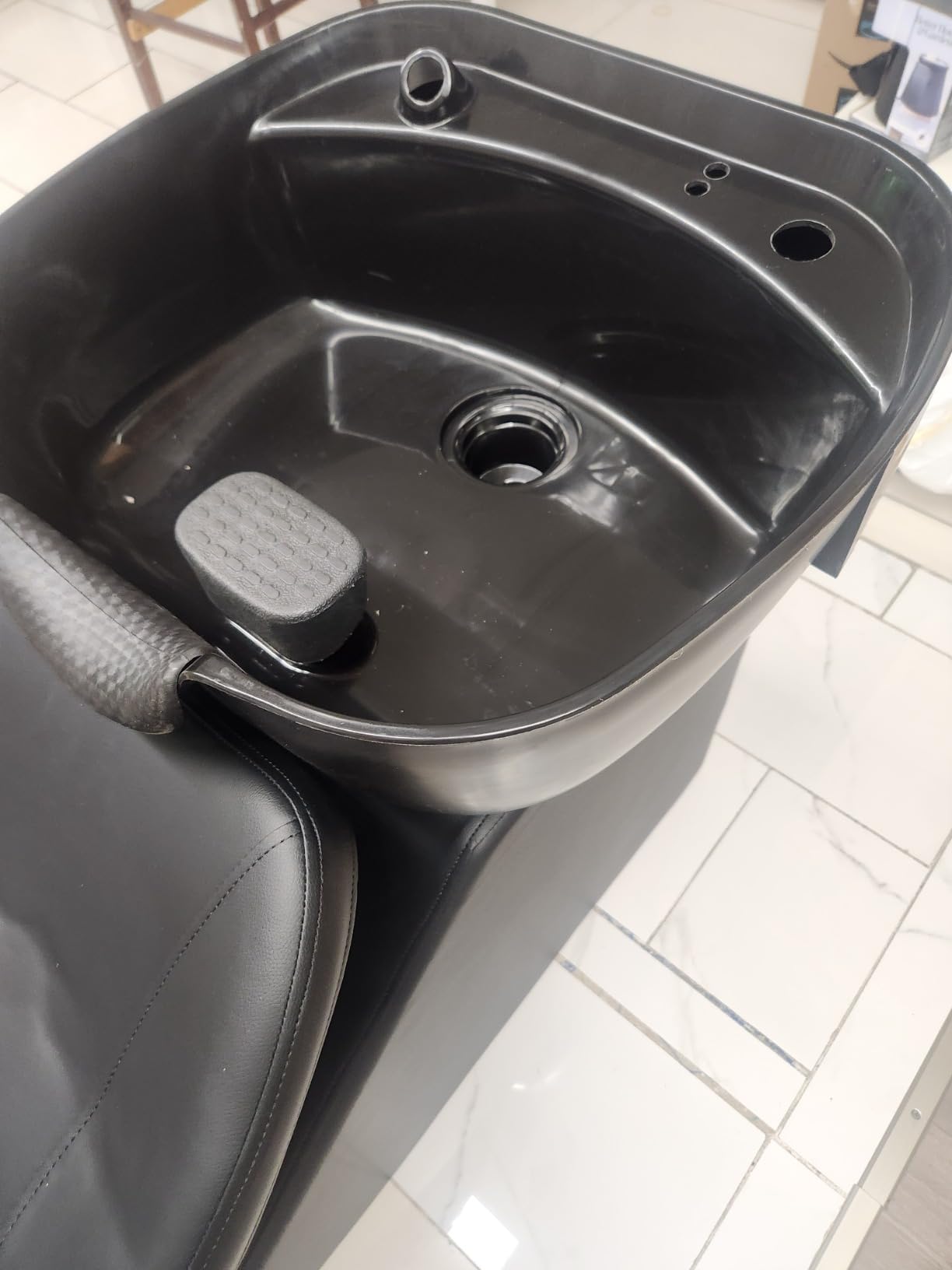 Ainfox Shampoo Barber Backwash Chair, ABS Plastic Shampoo Bowl Sink Chair for Spa Beauty Salon (Black) customer photo 2