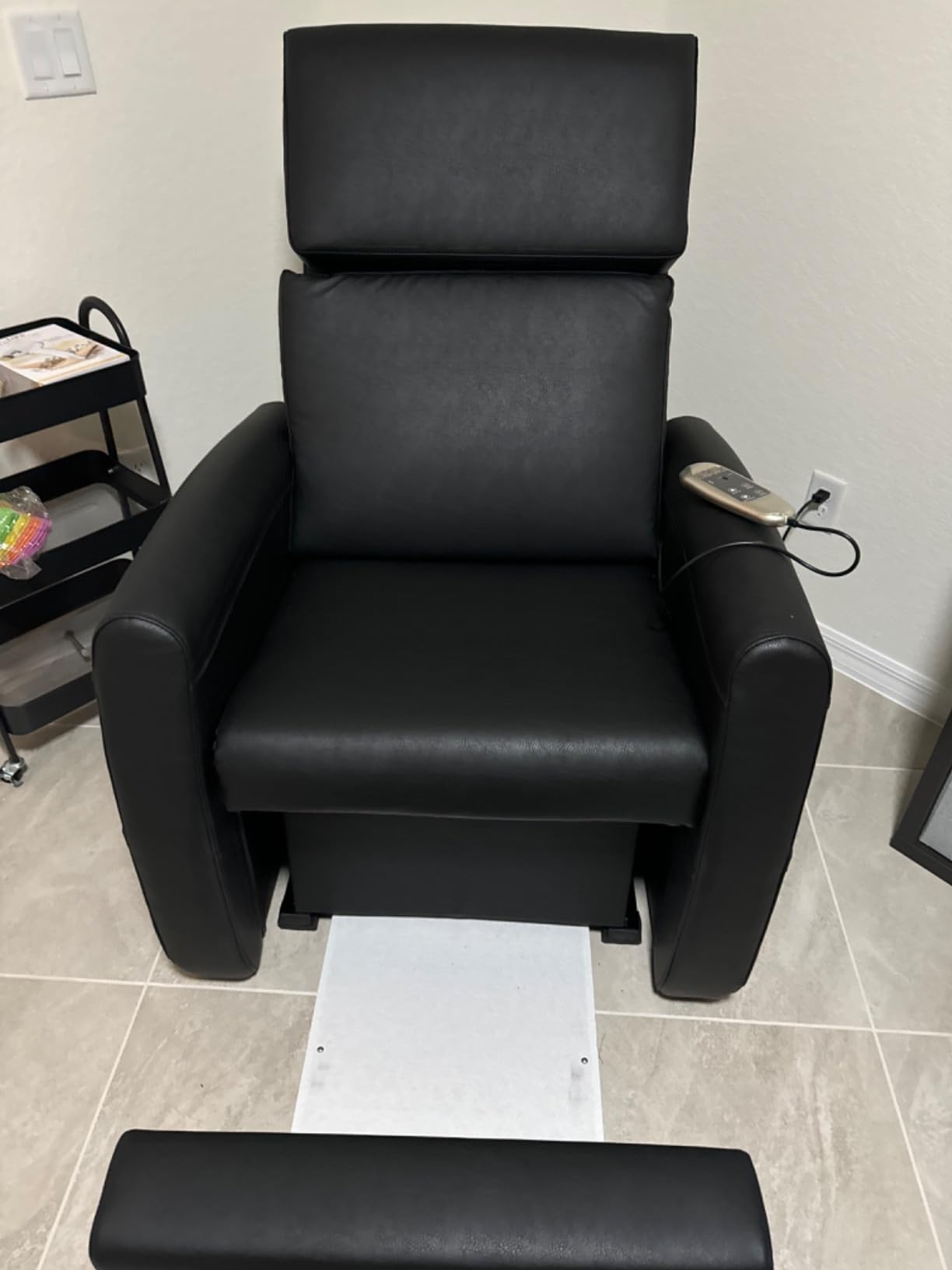 Pibbs PS9 Pedicure Lounge Chair with Massage No Plumbing | Black Plush Upholstery, Any Footbath Compatible, Electric Recline & Massage, Retractable Platform, Storage Pouches, Spa Use customer photo 1