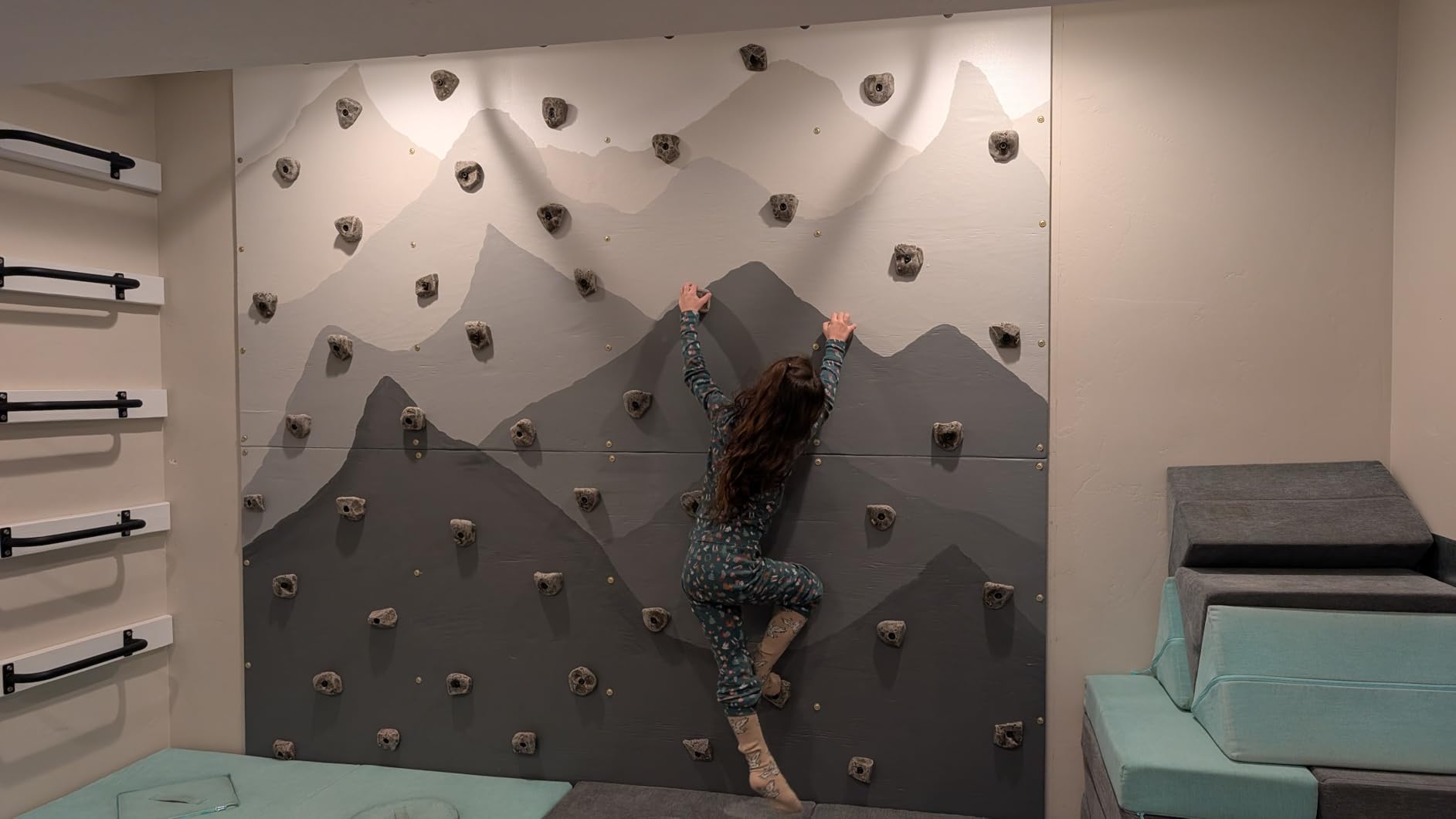 25 PCS Rock Climbing Holds - Rock Climbing Wall for Indoor and Outdoor - Bolt On Climbing Holds - Mutil Size - Does Not Includes Mounting Hardware, Made in USA customer photo 2