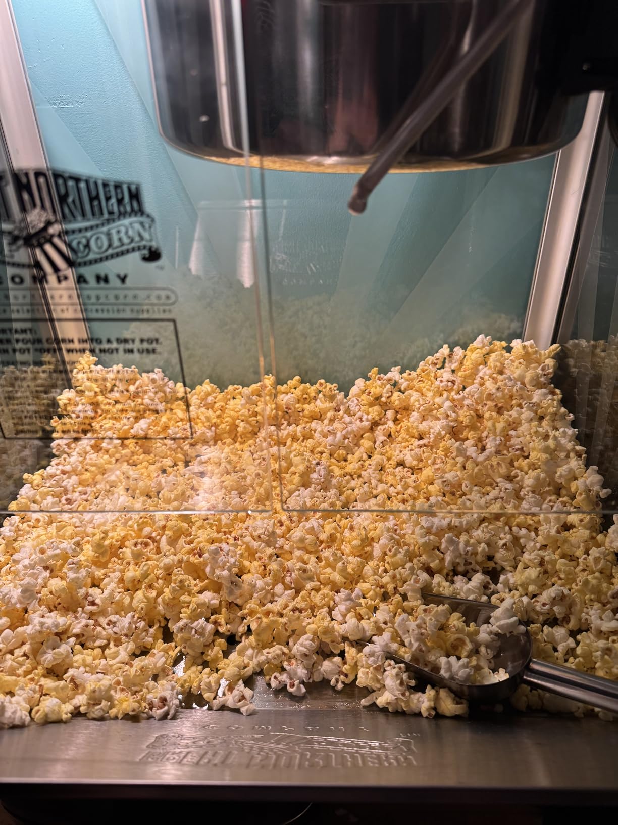 Great Northern Midway Marvel Commercial Quality Popcorn Popper Machine 16 Ounce customer photo 1