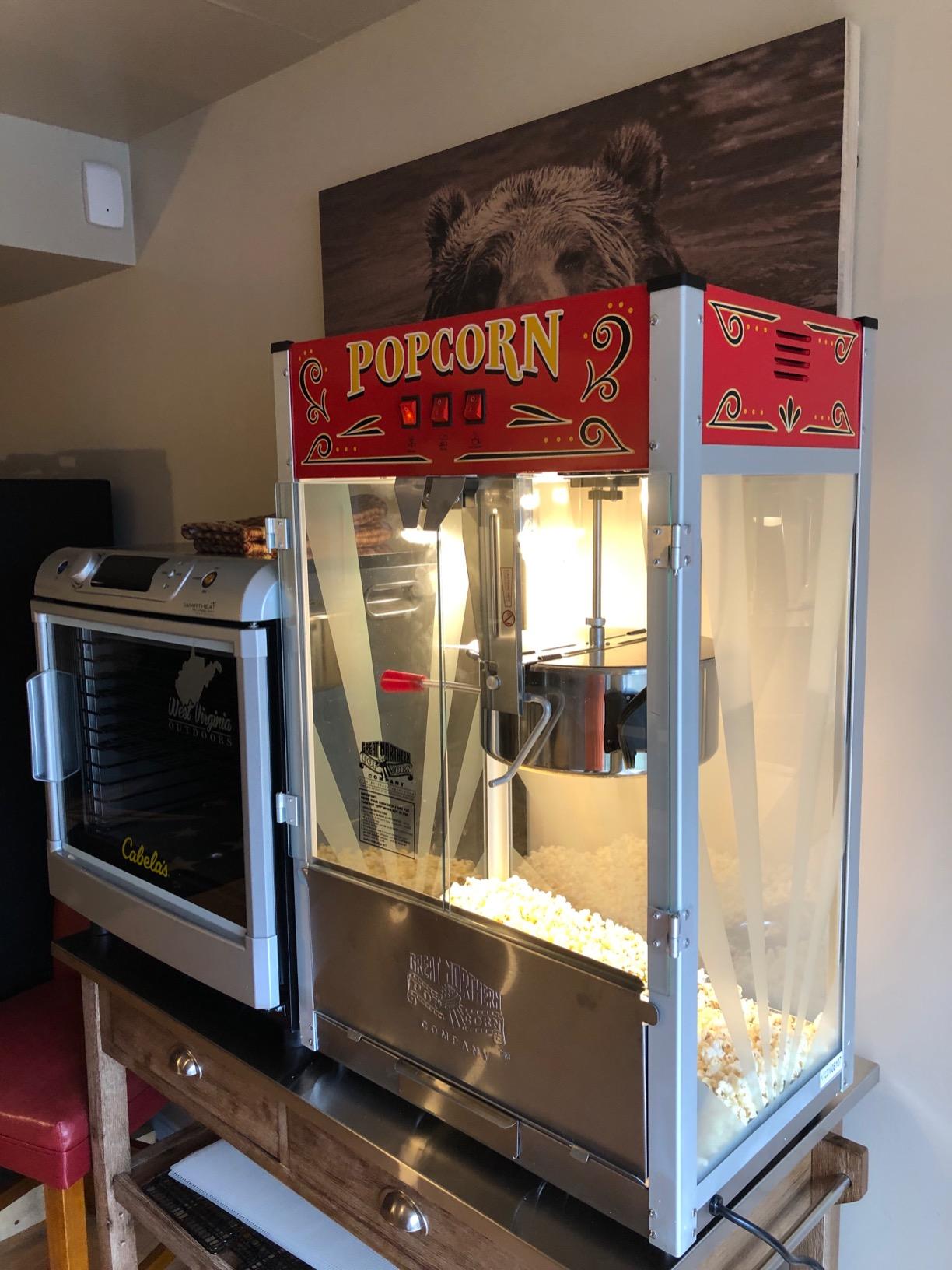 Great Northern Midway Marvel Commercial Quality Popcorn Popper Machine 16 Ounce customer photo 2